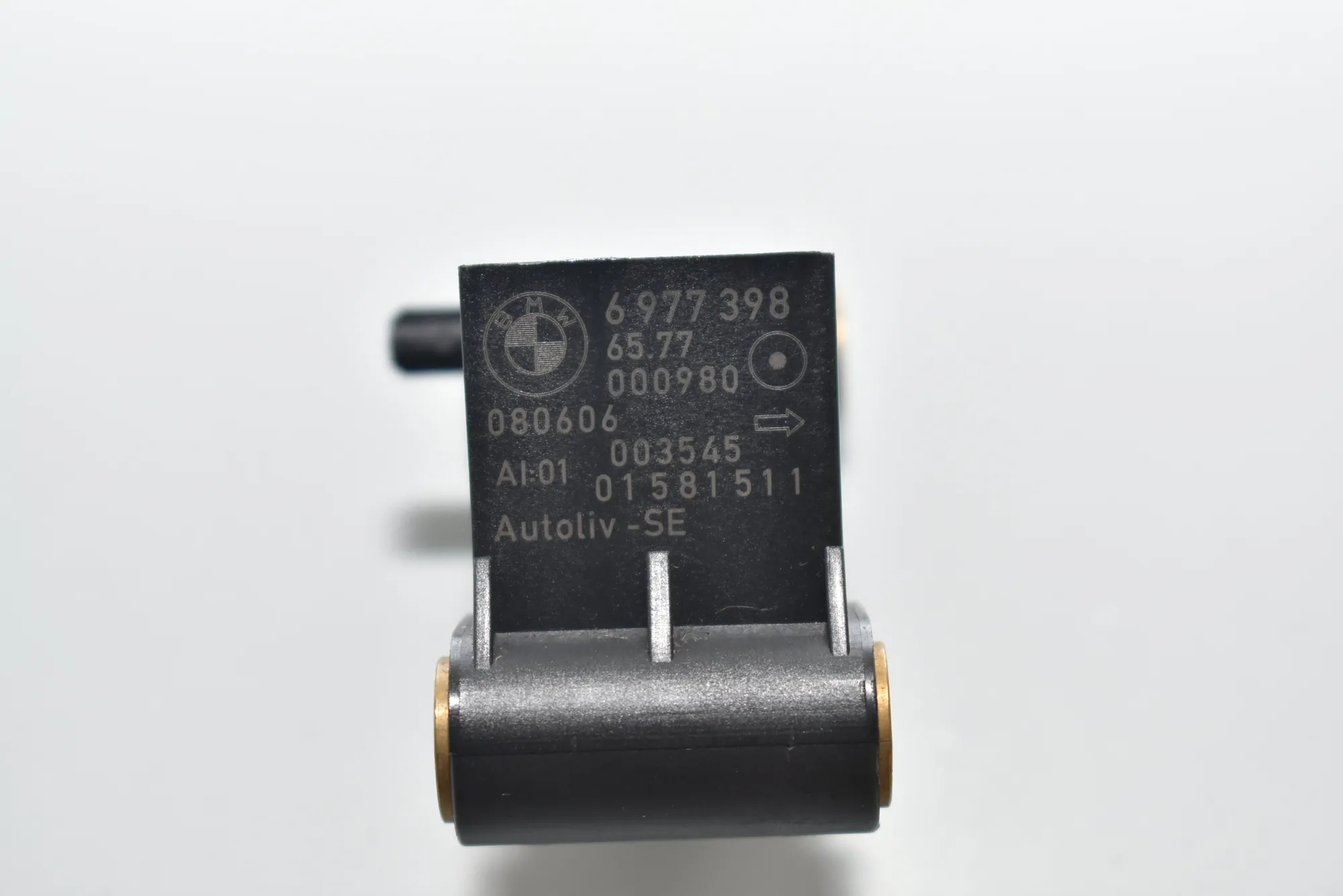 Front Left Impact Sensor – OEM 6977398 · BMW 5 (E60) 535 d 2006 – 4