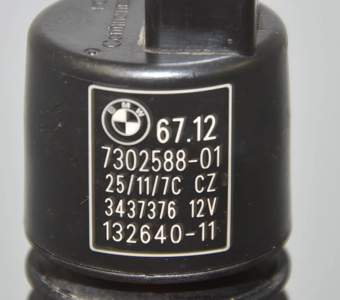 Washer Tank Motor – OEM 7302588 · BMW 3 Touring (E91) 318 d 2011 – 6