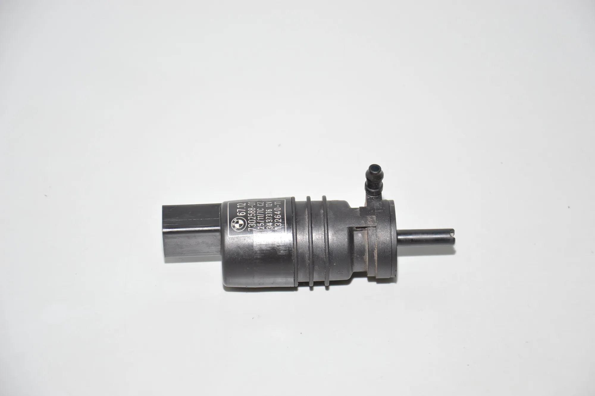 Washer Tank Motor – OEM 7302588 · BMW 3 Touring (E91) 318 d 2011 – 3