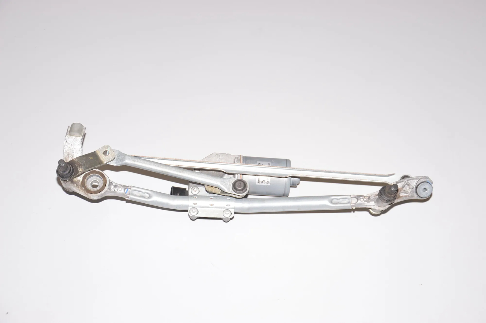 Front Windshield Wiper Mechanism – OEM 6978264 · BMW 3 Touring (E91) 318 d 2011 – 3