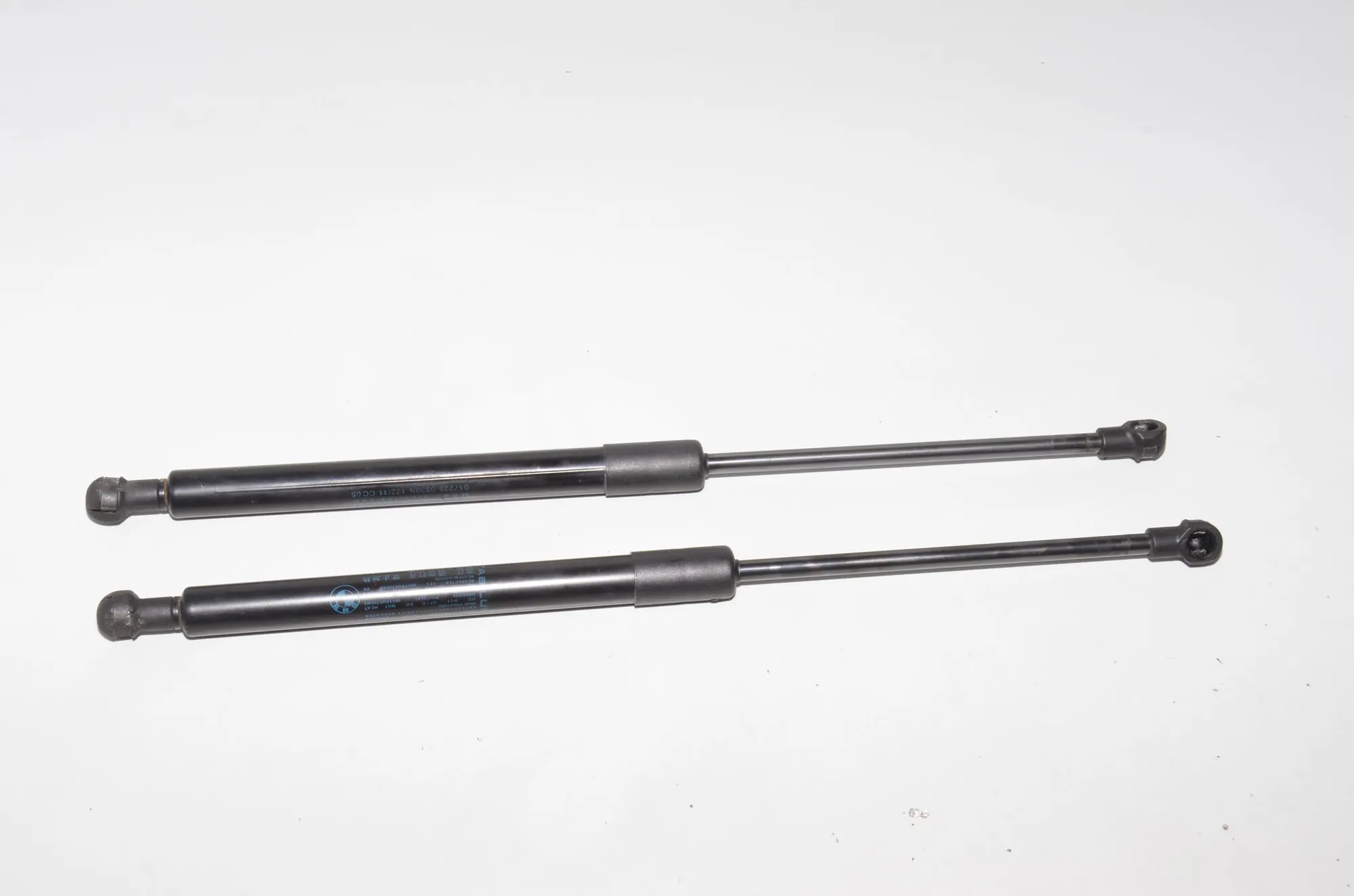 Front Left Bonnet Strut – OEM 7129190 · BMW 3 Touring (E91) 318 d 2011