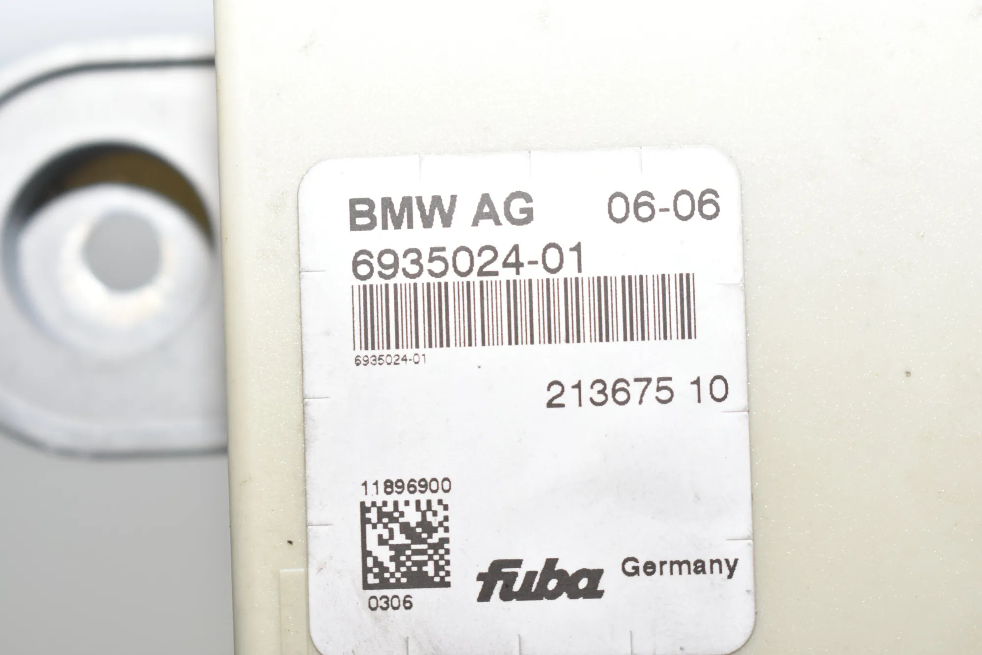 Antenna – OEM 6935024 · BMW 5 (E60) 535 d 2006 – 5