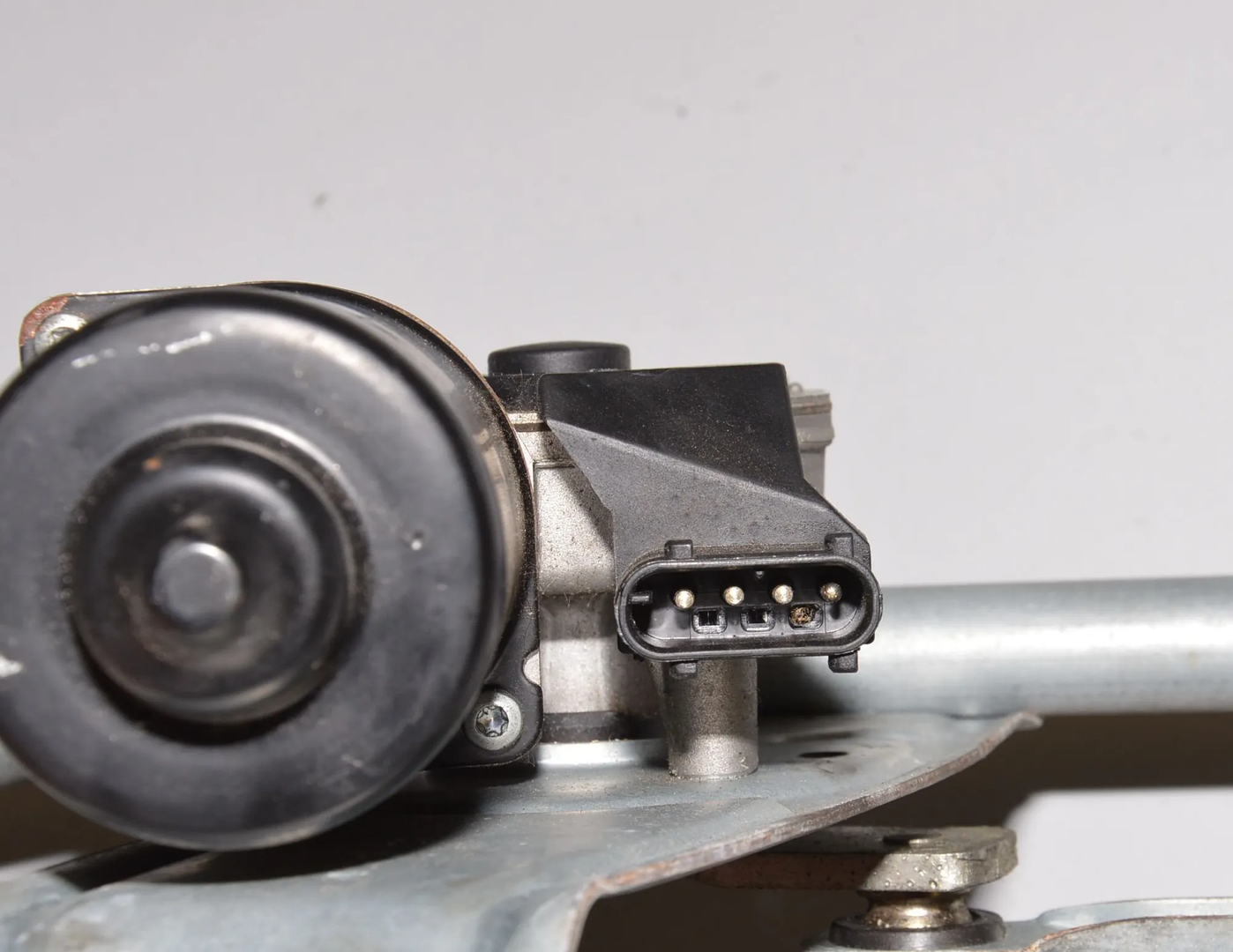 Front Windshield Wiper Mechanism – OEM 7111536 · BMW X5 (E53) 3.0 d 2006 – 5
