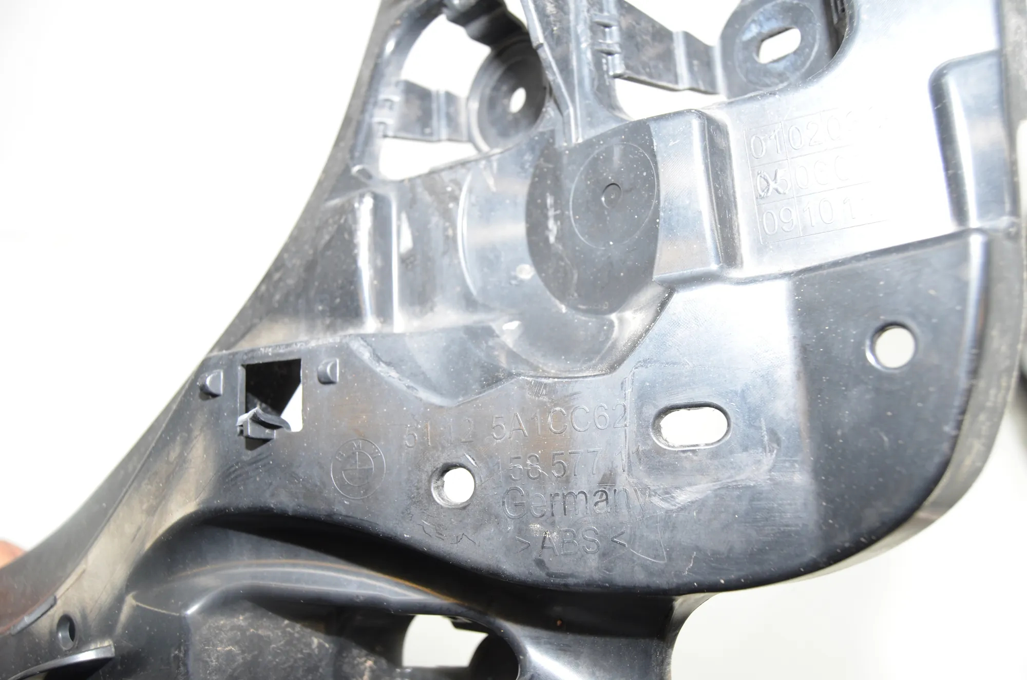 Rear Right Bumper Bracket – OEM 5A1CC62 · BMW 3 Touring (G21) (2019 - -) 320 d 2024 – 4