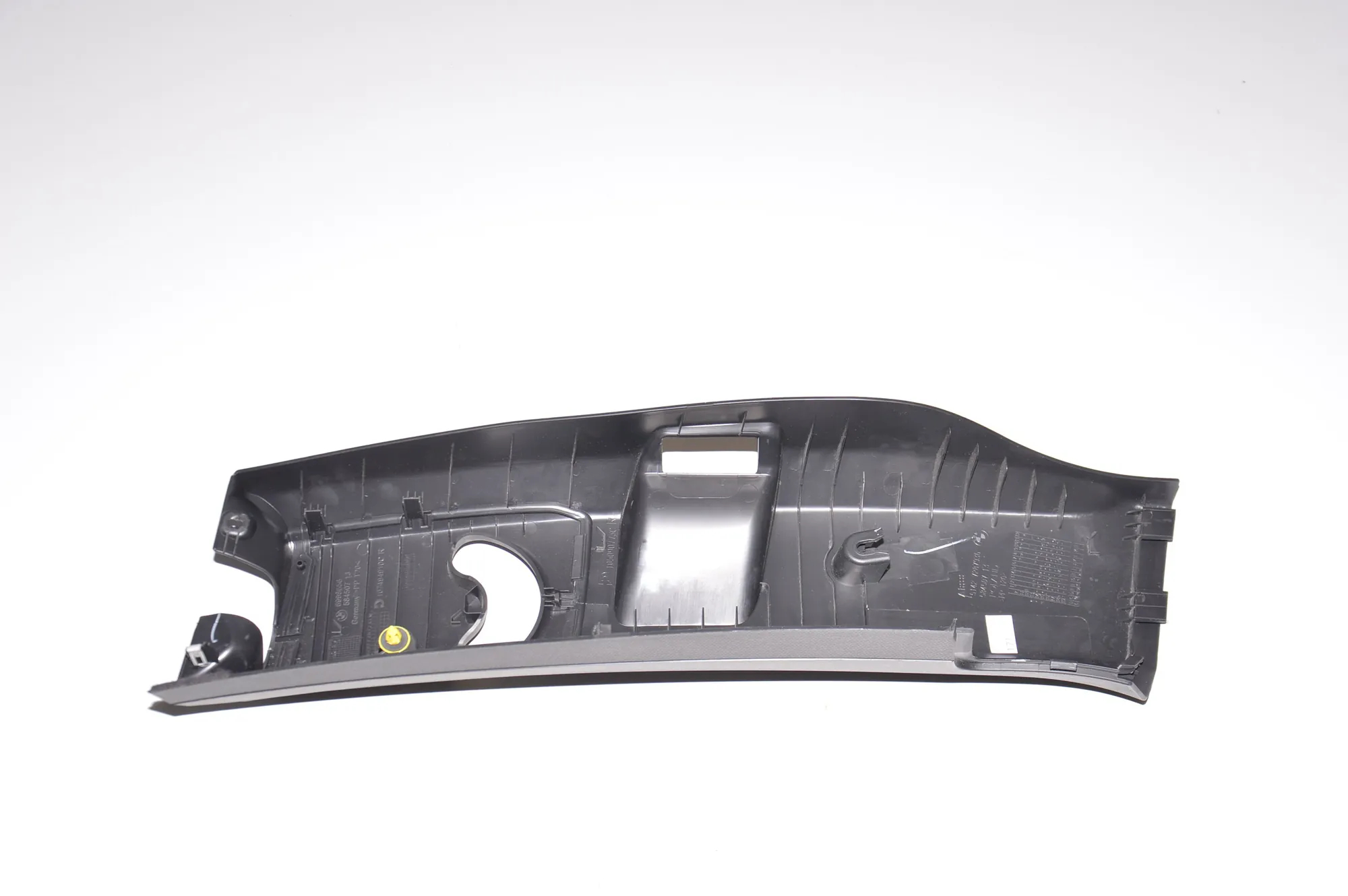Right Side B Pillar Trim – OEM 6998656 · BMW i3 (I01) Electric 2019 – 3