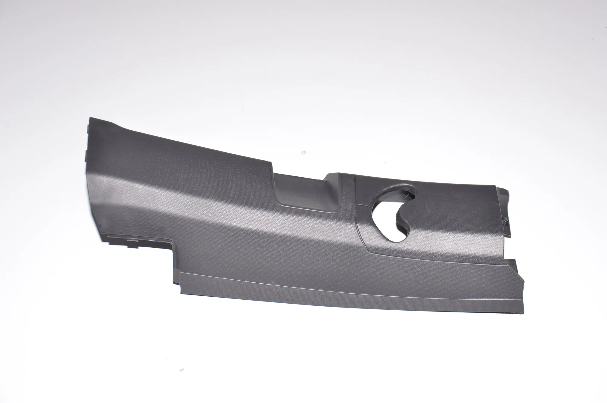 Right Side B Pillar Trim – OEM 6998656 · BMW i3 (I01) Electric 2019 – 2