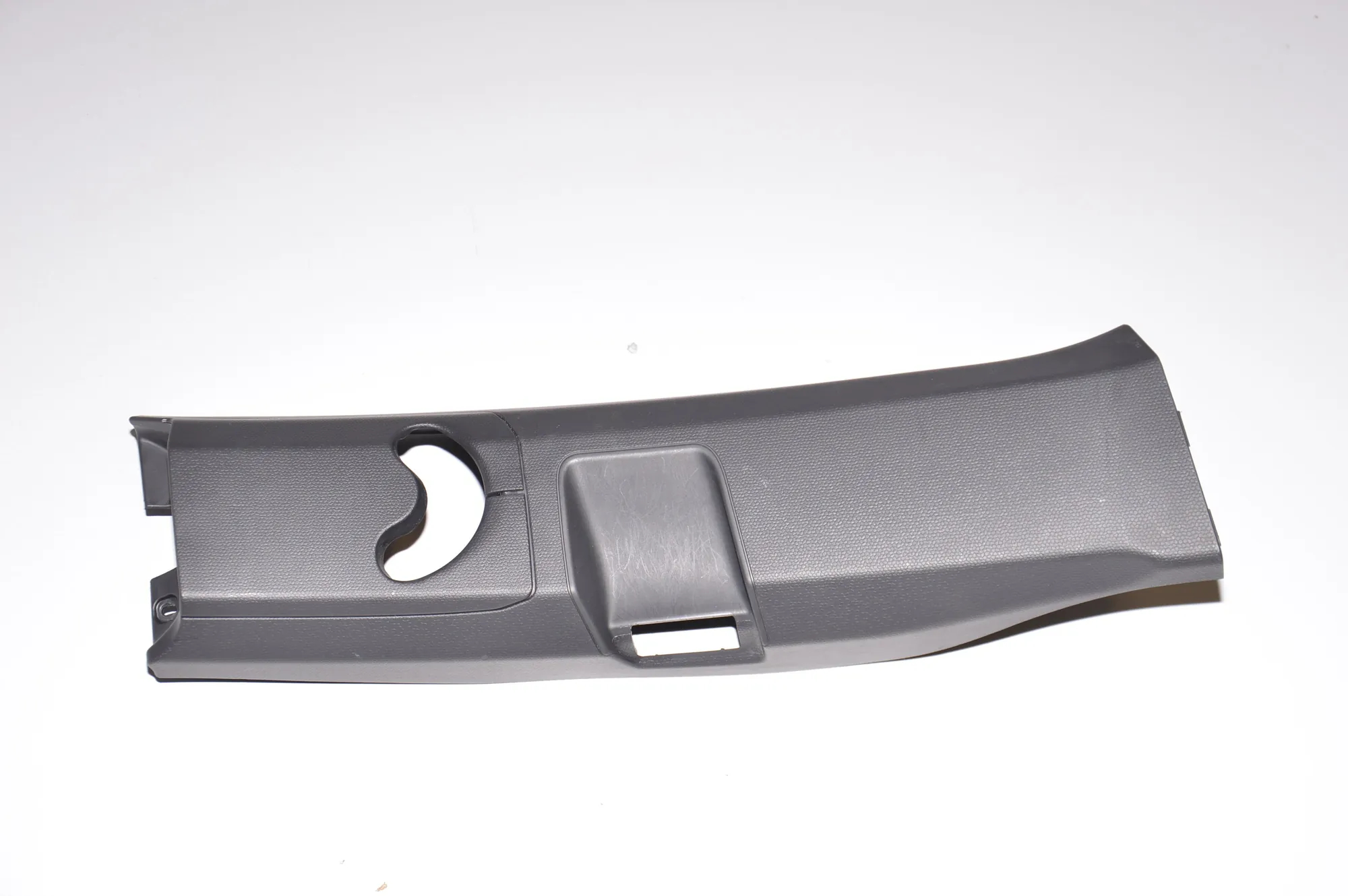 Right Side B Pillar Trim – OEM 6998656 · BMW i3 (I01) Electric 2019