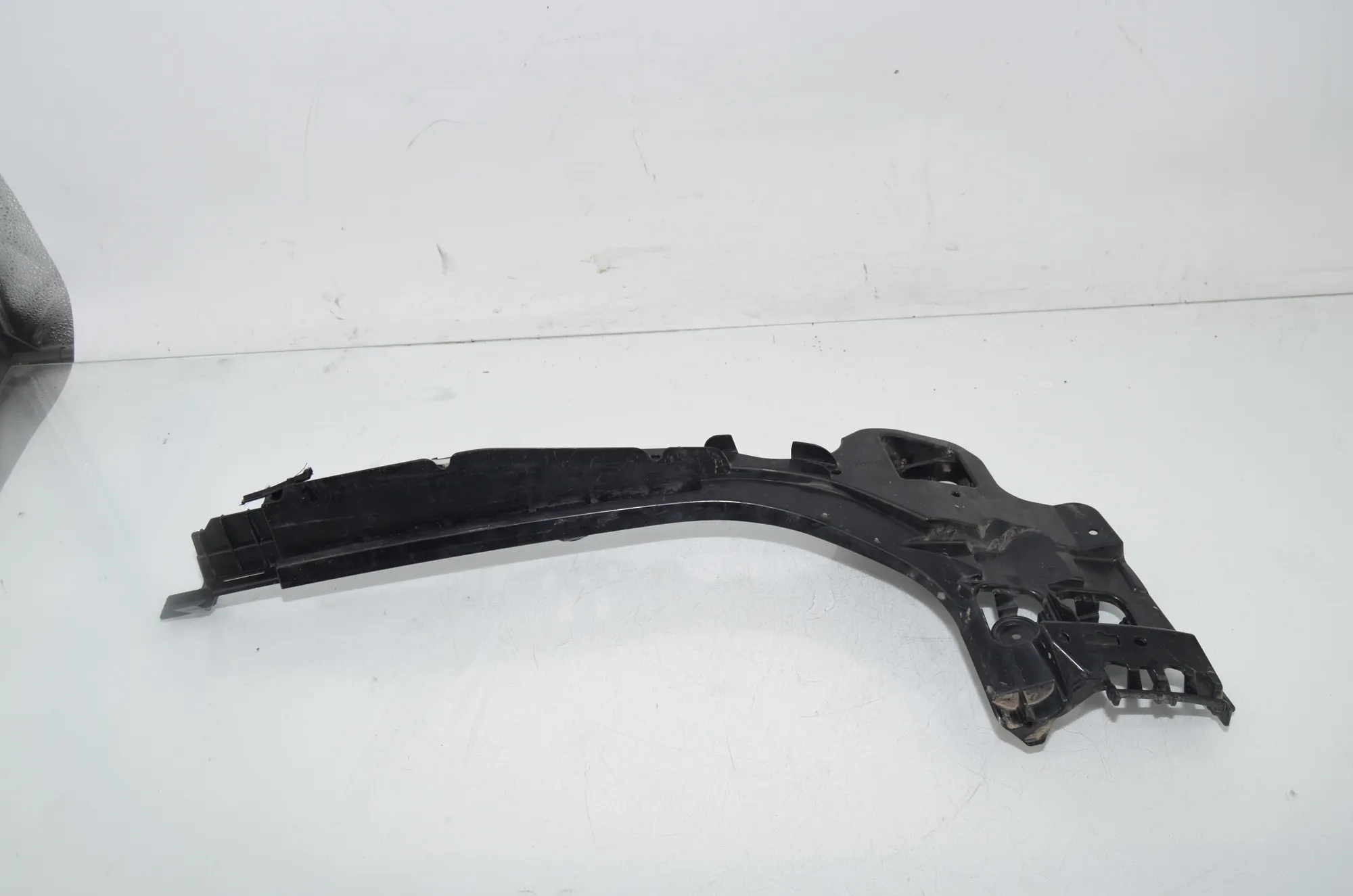 Rear Left Bumper Bracket – OEM 5A1CC61 · BMW 3 Touring (G21) (2019 - -) 320 d 2024 – 2
