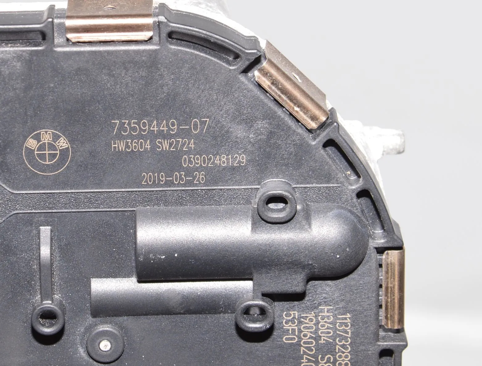 Front Windshield Wiper Mechanism – OEM 7359449 · BMW i3 (I01) Electric 2019 – 6