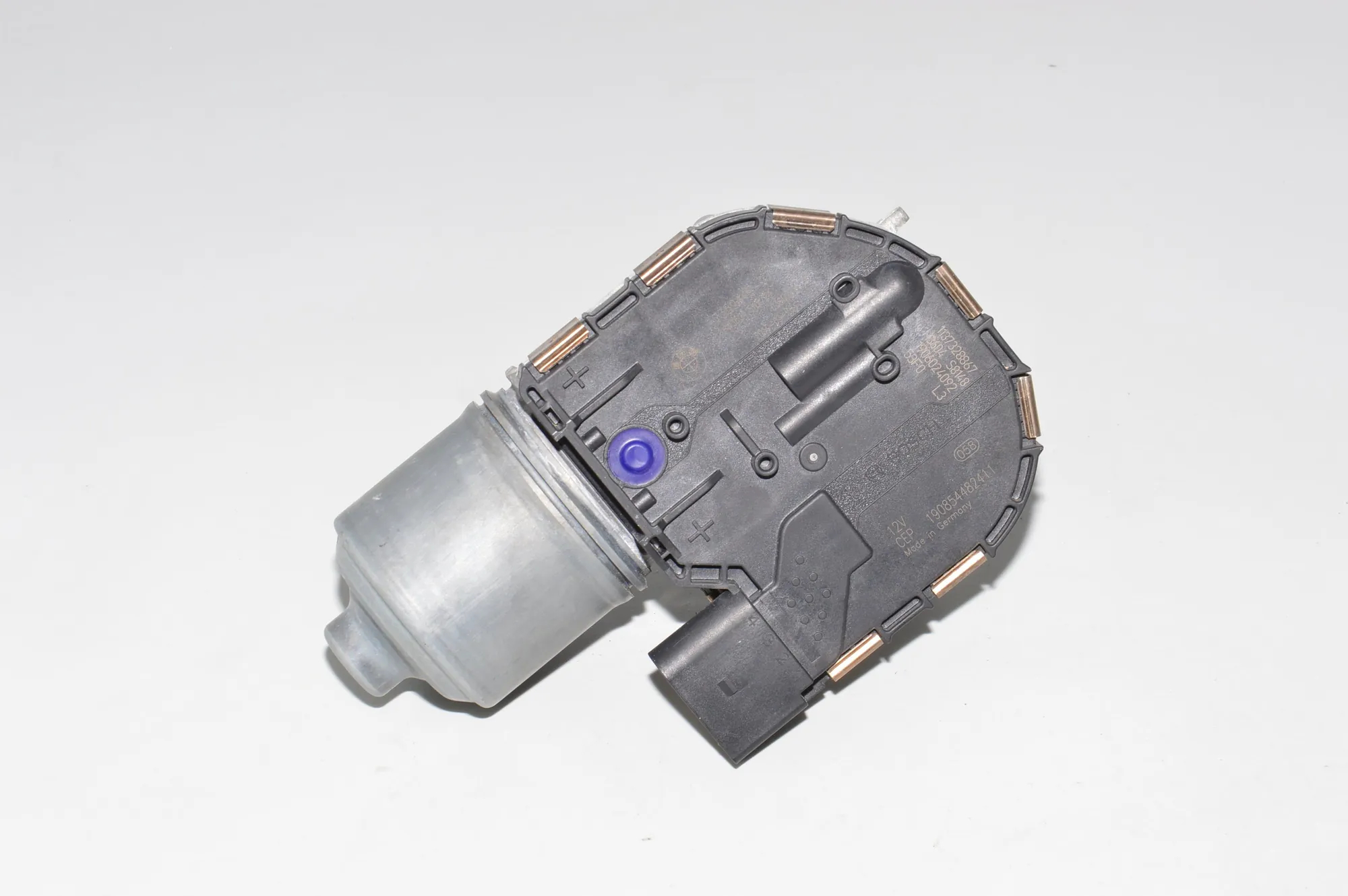 Front Windshield Wiper Mechanism – OEM 7359449 · BMW i3 (I01) Electric 2019 – 4