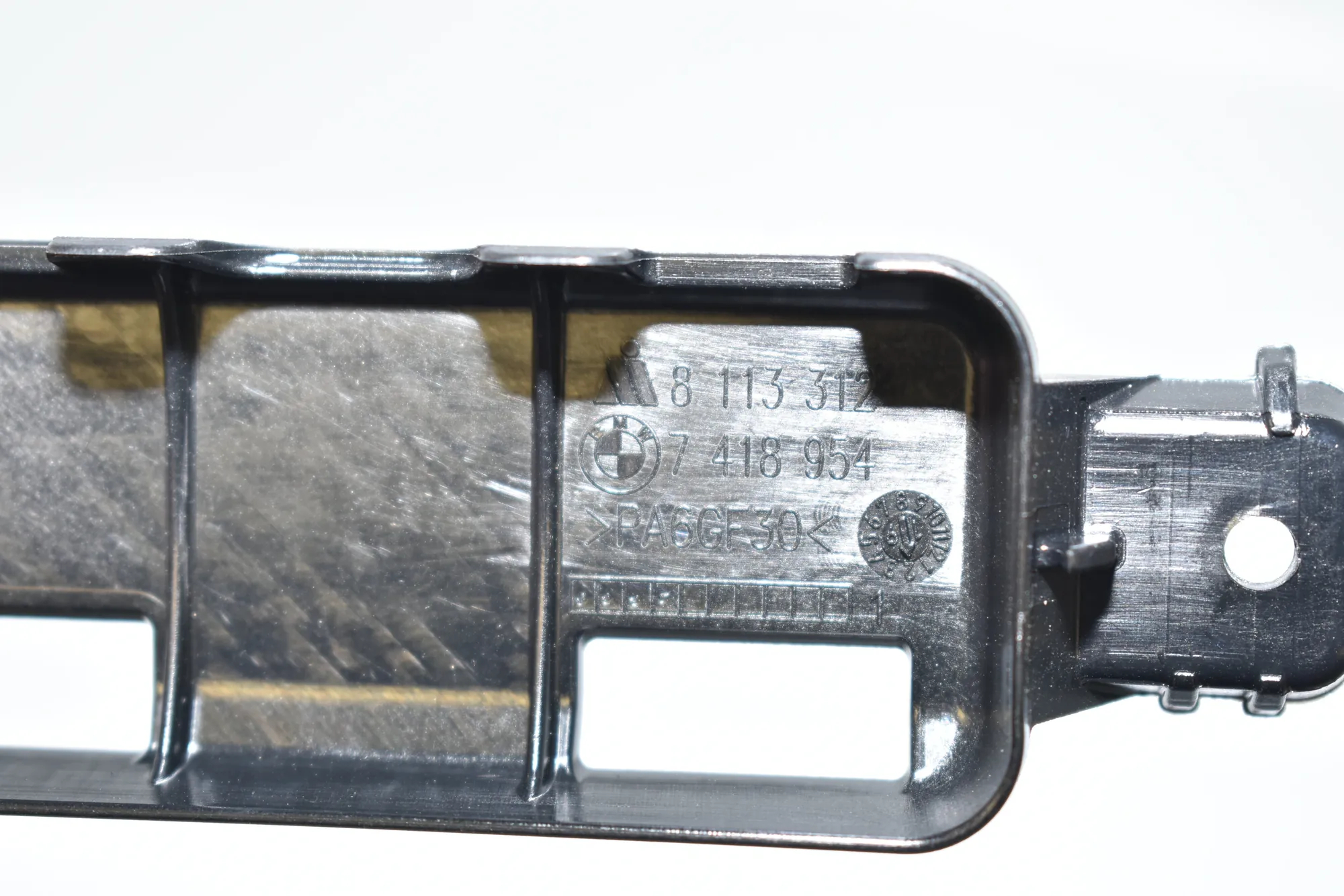 Tailgate Handle – OEM 8113312 · BMW i3 (I01) BMW i3 (I01) Electric 2019 – 6