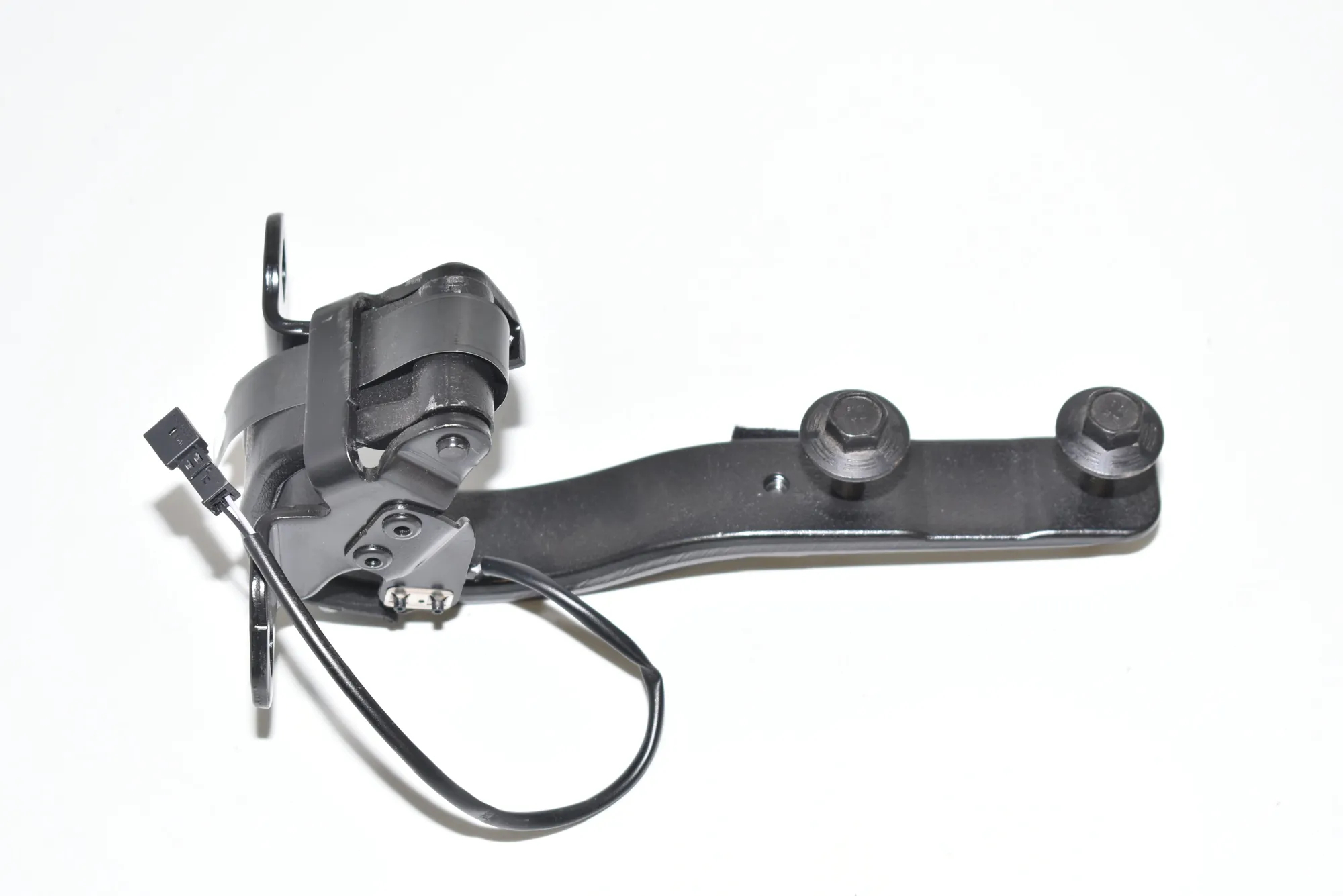 Left Side Bootlid Hinge – OEM 7296773 · BMW i3 (I01) BMW i3 (I01) Electric 2019 – 2