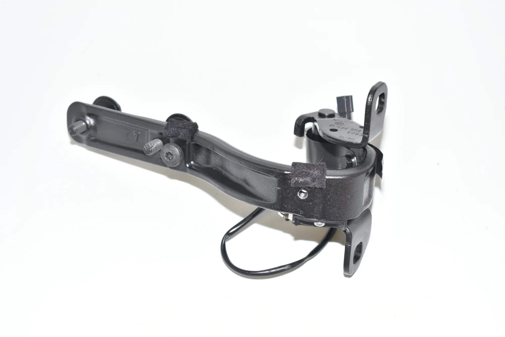 Left Side Bootlid Hinge – OEM 7296773 · BMW i3 (I01) BMW i3 (I01) Electric 2019 – 3
