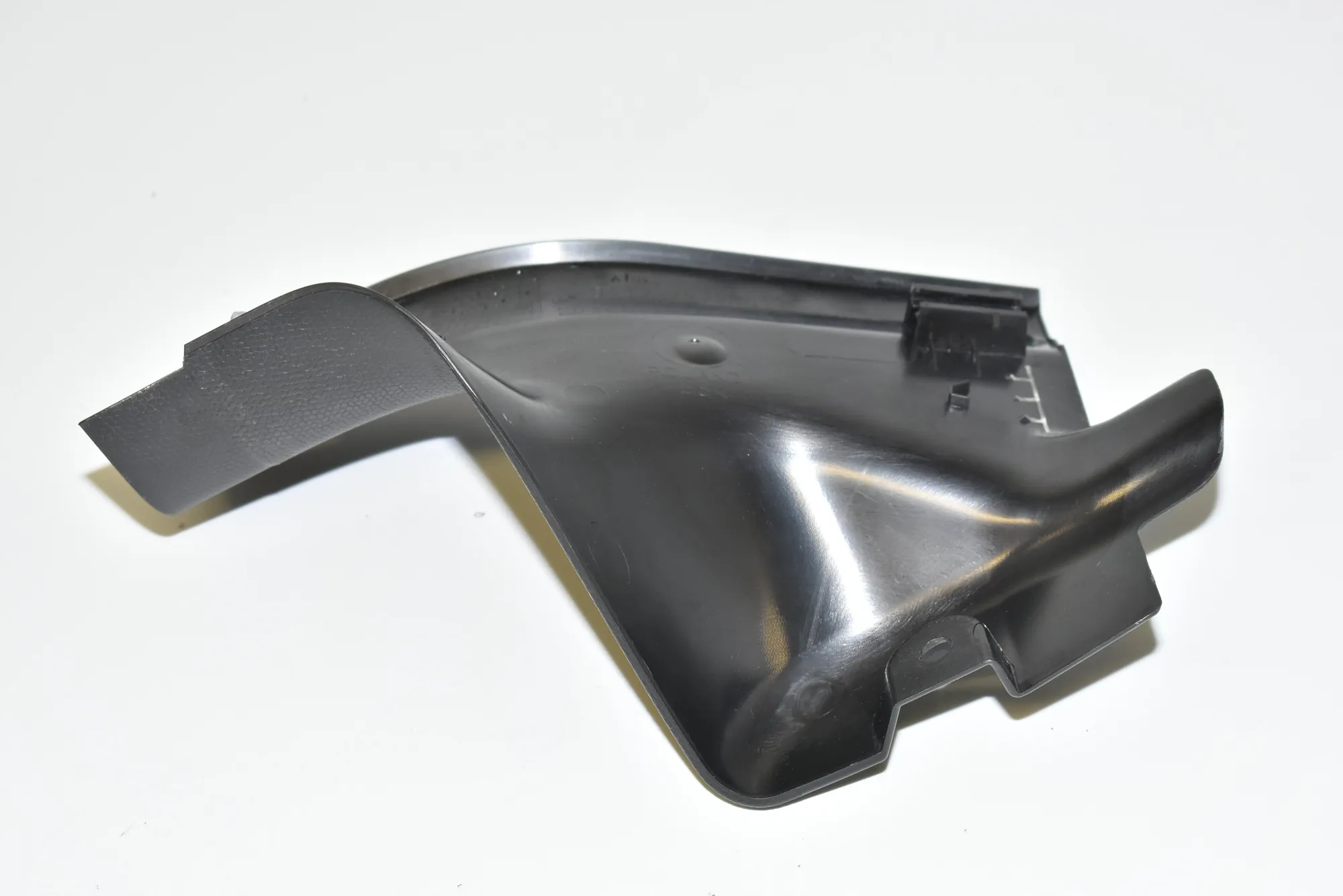 Rear Left Interior Step Trim – OEM 7272381 · BMW i3 (I01) Electric 2019 – 3