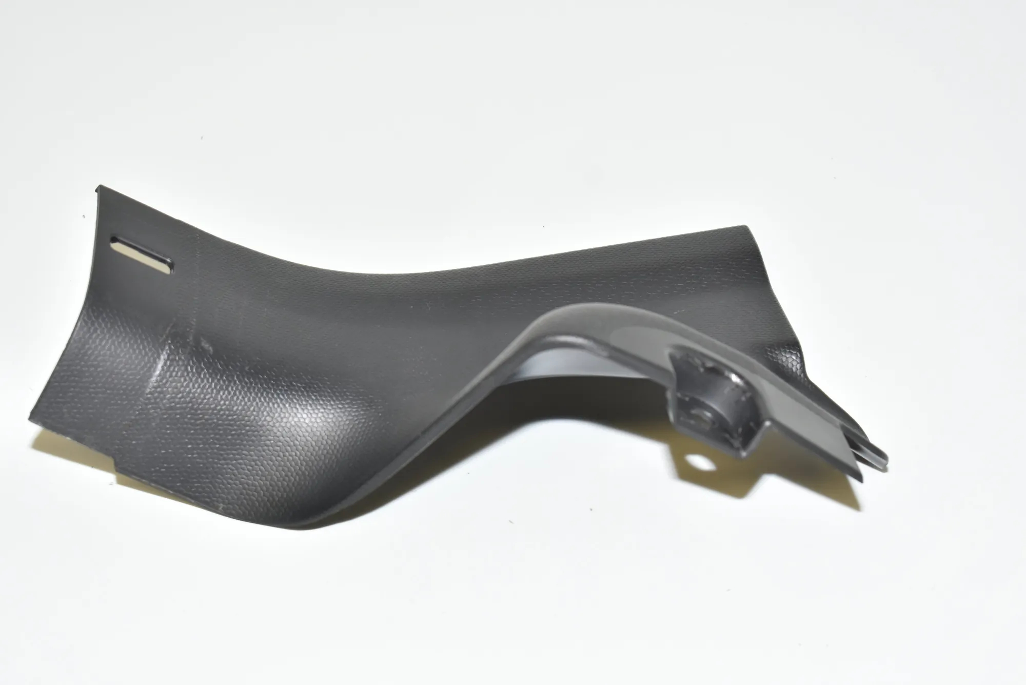Rear Right Interior Step Trim – OEM 7272382 · BMW i3 (I01) Electric 2019 – 2