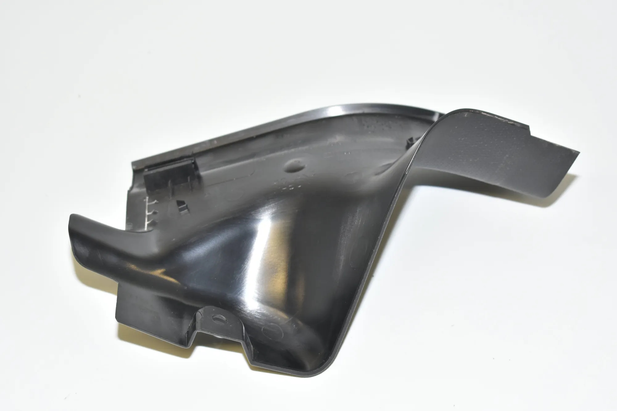 Rear Right Interior Step Trim – OEM 7272382 · BMW i3 (I01) Electric 2019 – 3