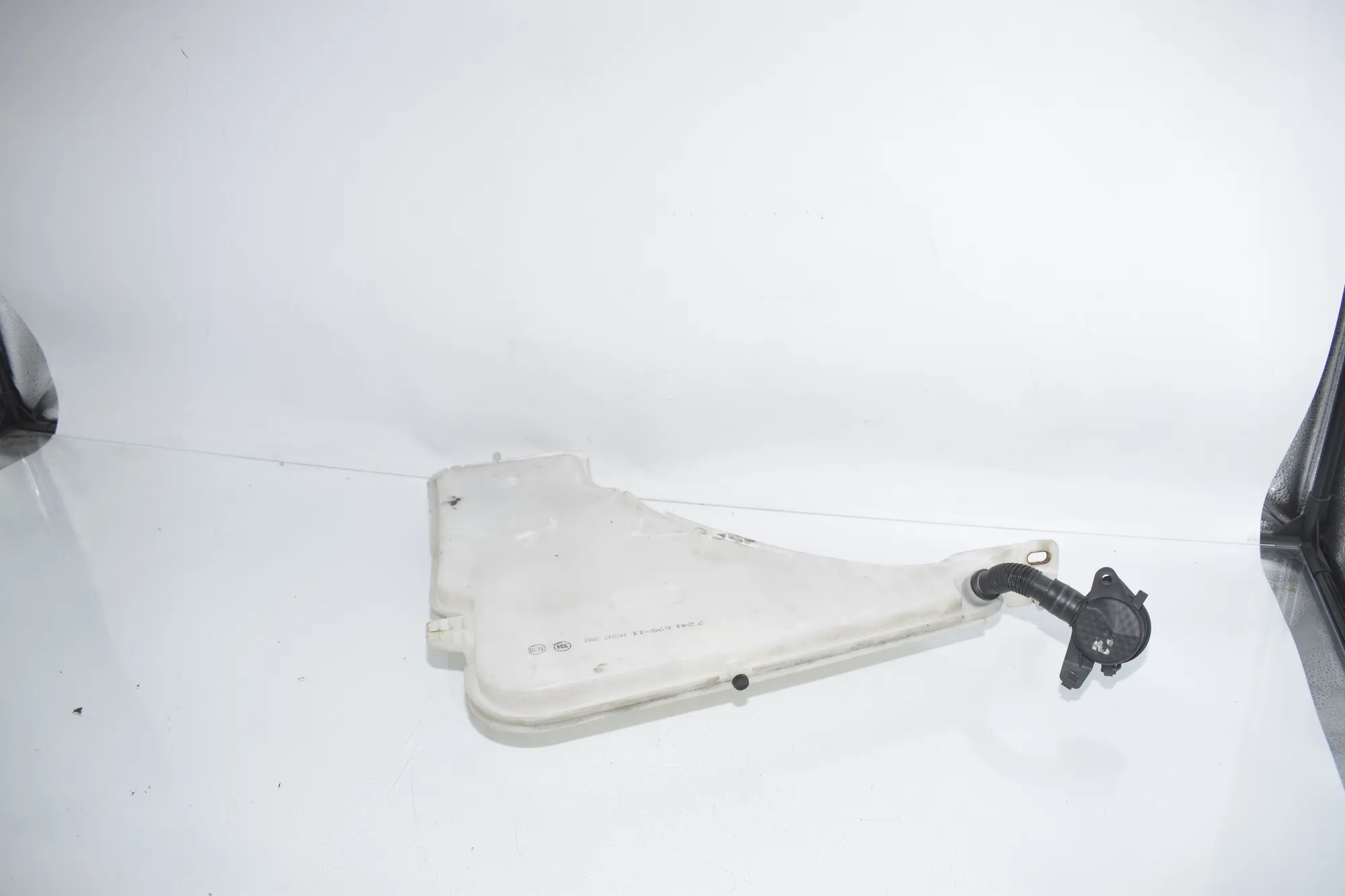Window Washer Tank – OEM 7241675 · BMW 3 Touring (F31) 330 d 2013 – 3