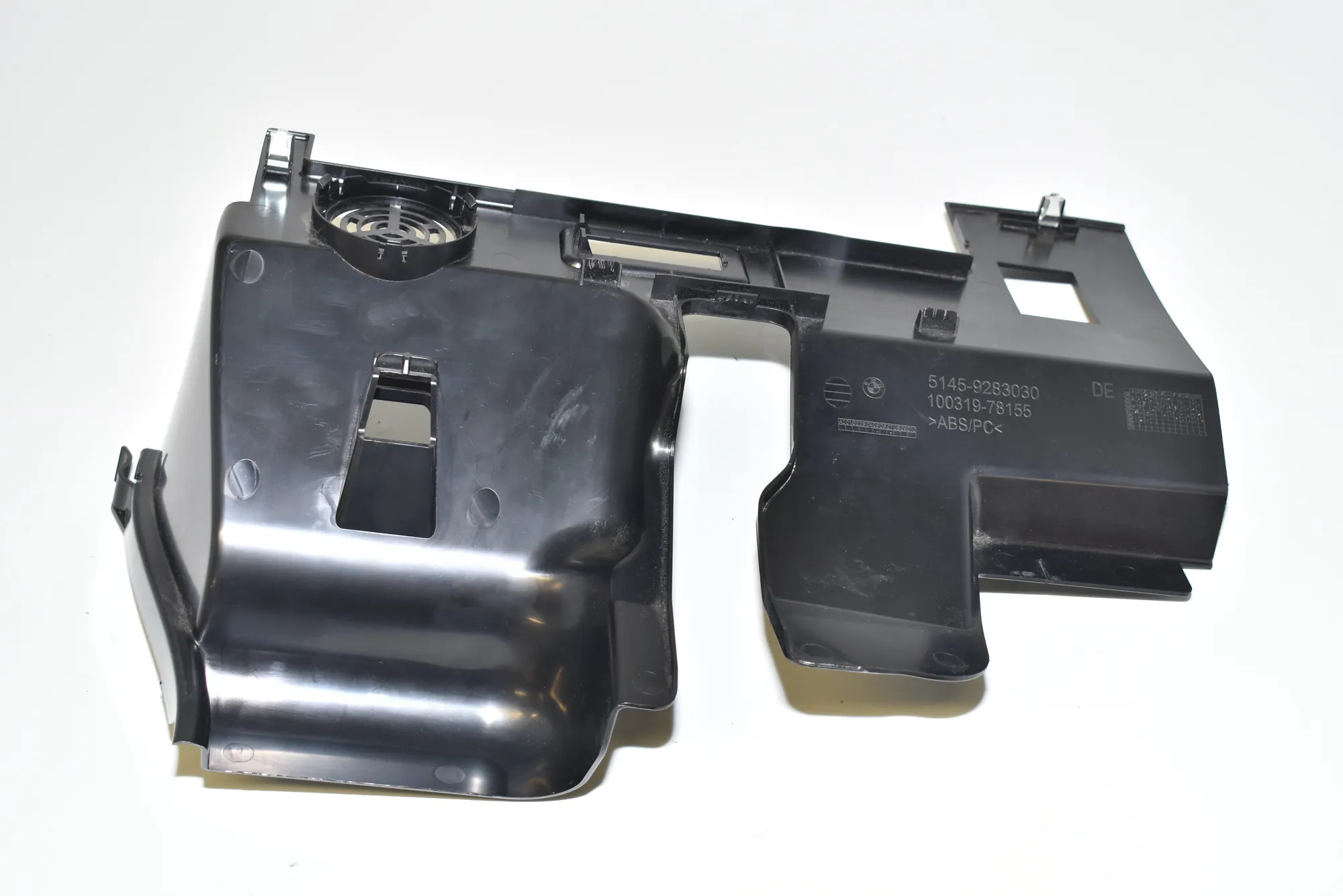 Dashboard Lower Trim – OEM 9283030 · BMW i3 (I01) Electric 2019 – 3