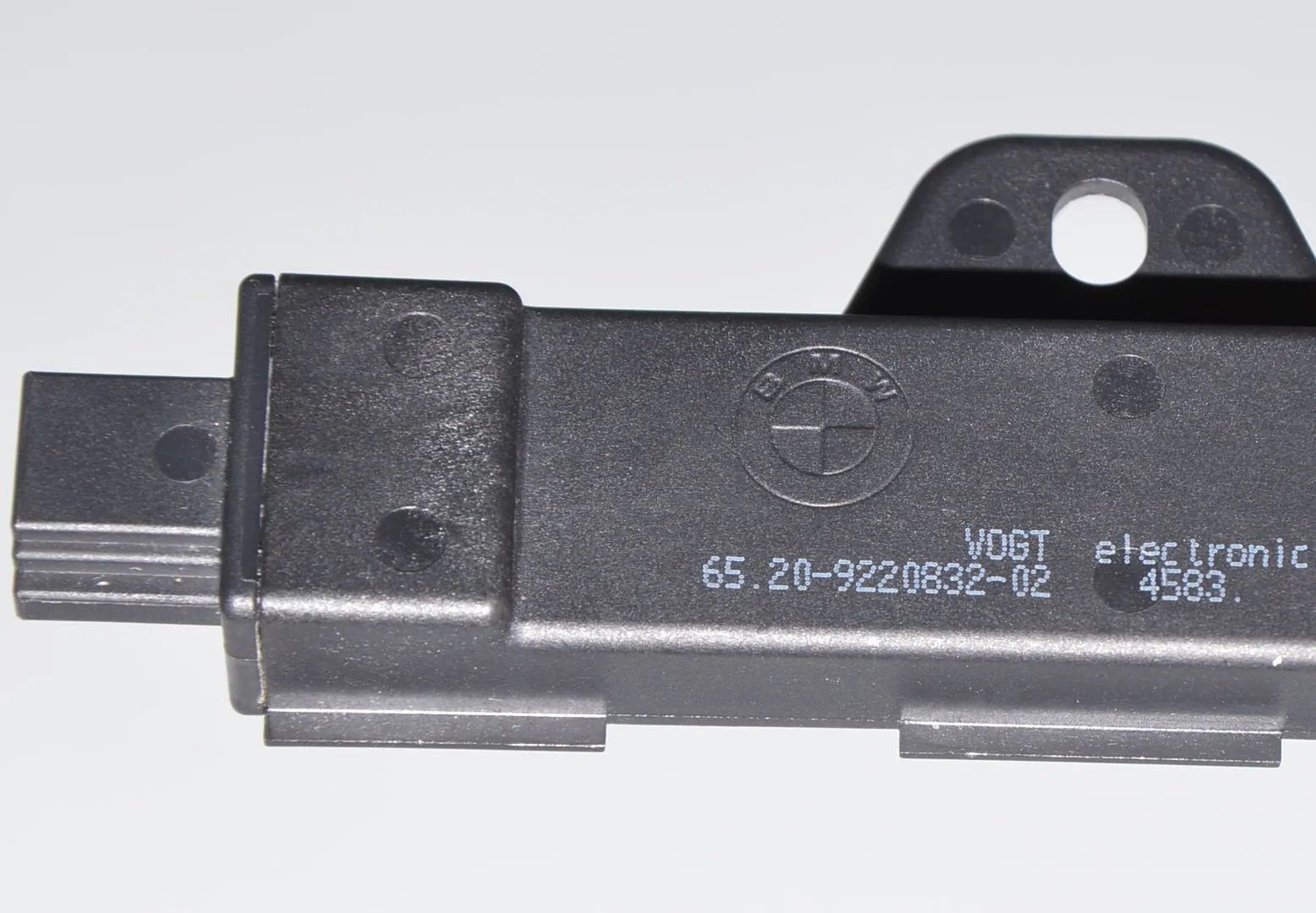 Antenna – OEM 9220832 · BMW i3 (I01) Electric 2019 – 5