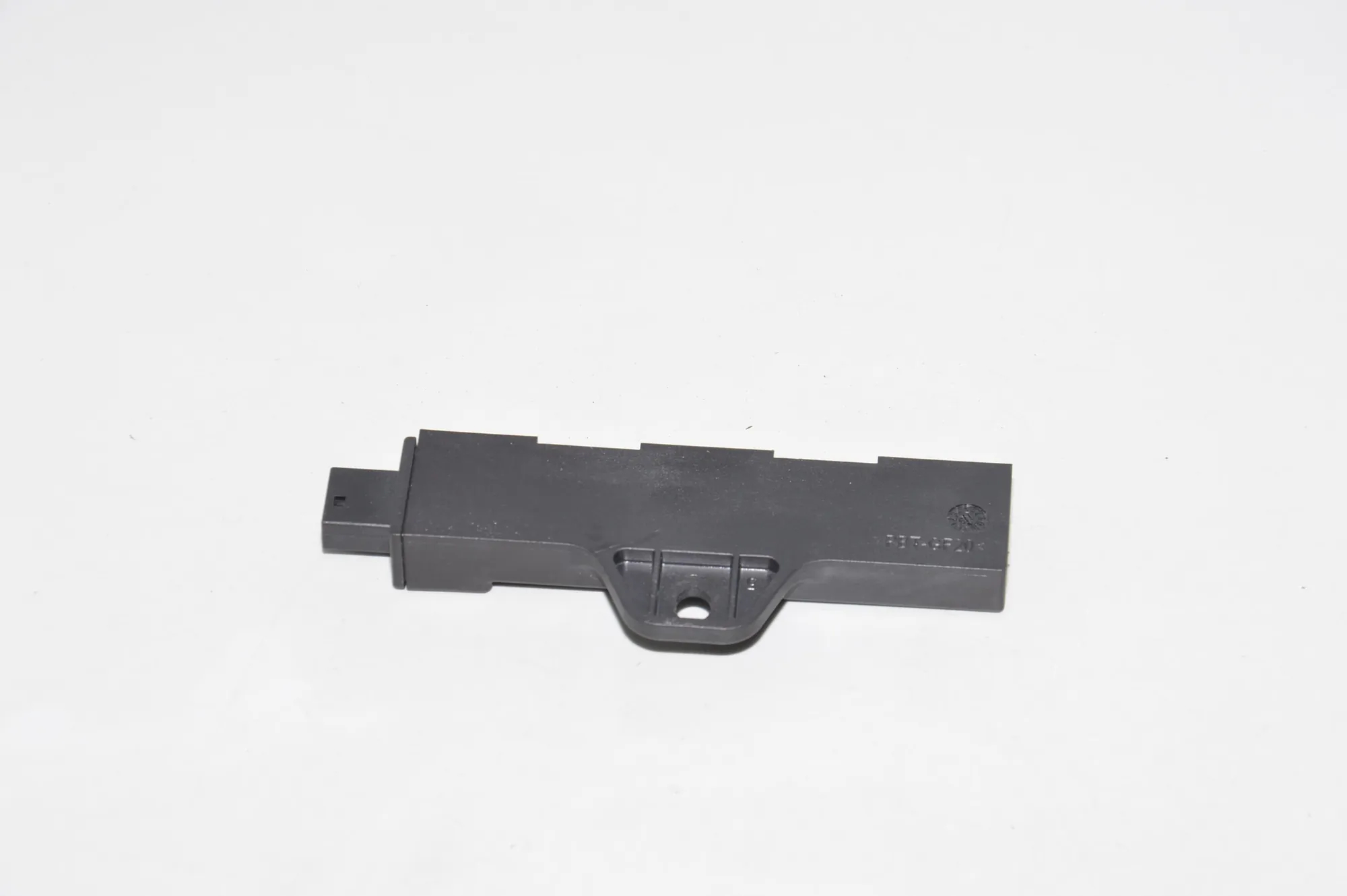 Antenna – OEM 9220832 · BMW i3 (I01) Electric 2019 – 3