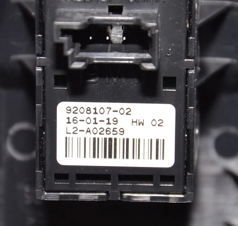 Front Right Door Window Switch – OEM 9208107 · BMW i3 (I01) Electric 2019 – 5