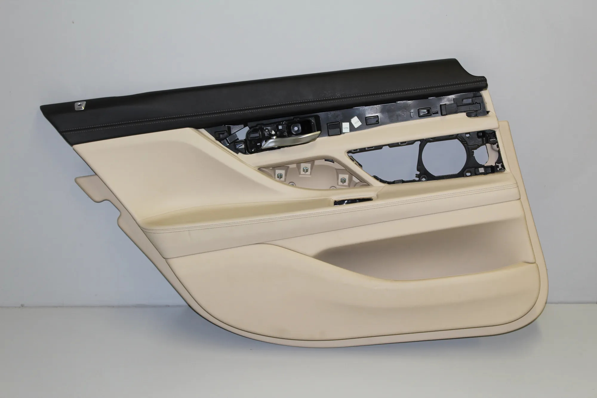Rear Left Door Panel · BMW 7 (G11, G12) BMW 7 (G11, G12) 730 d 2015