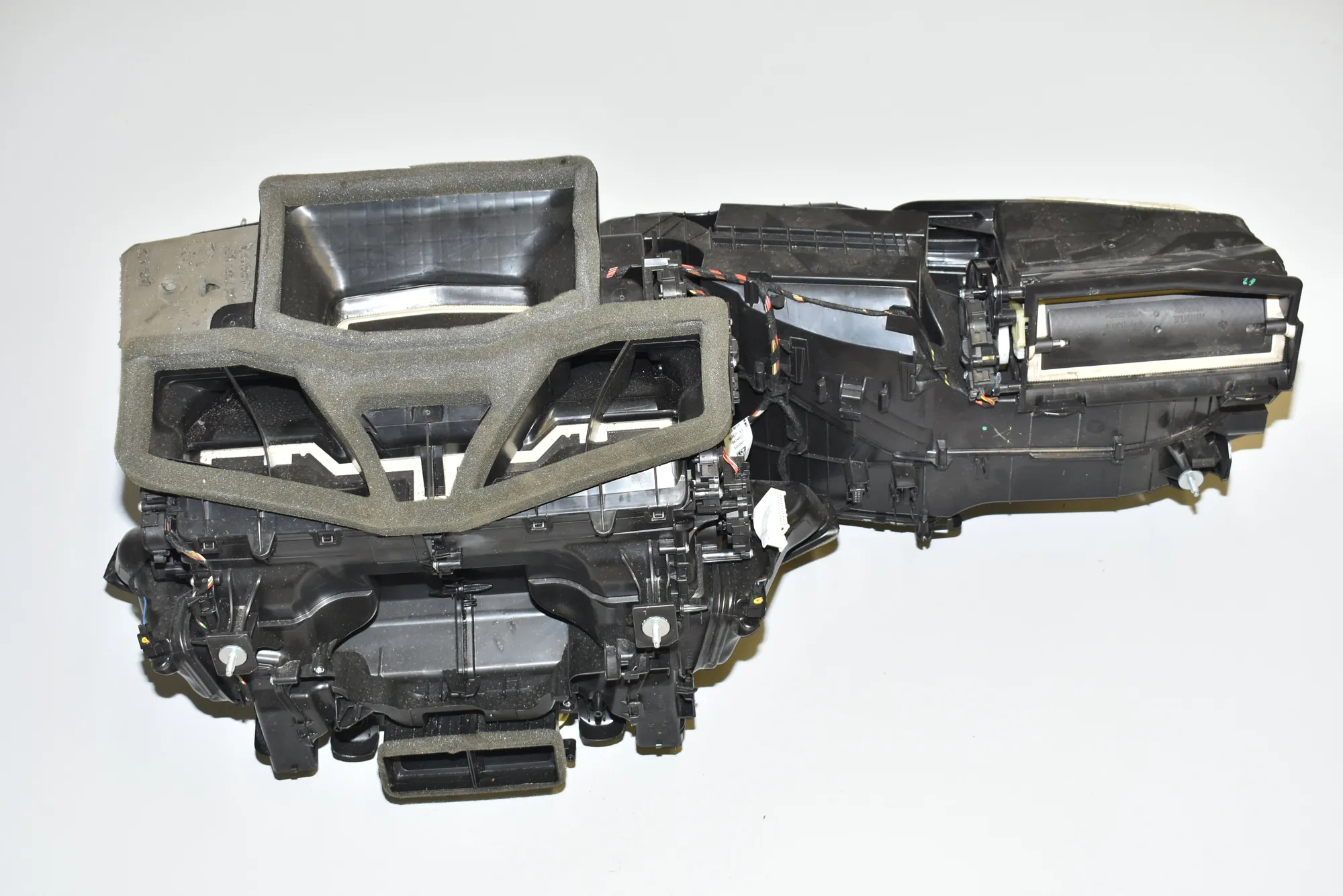Interior Heater – OEM 7375726 · BMW 5 (G30) BMW 5 (G30) 530 i 2018 – 4