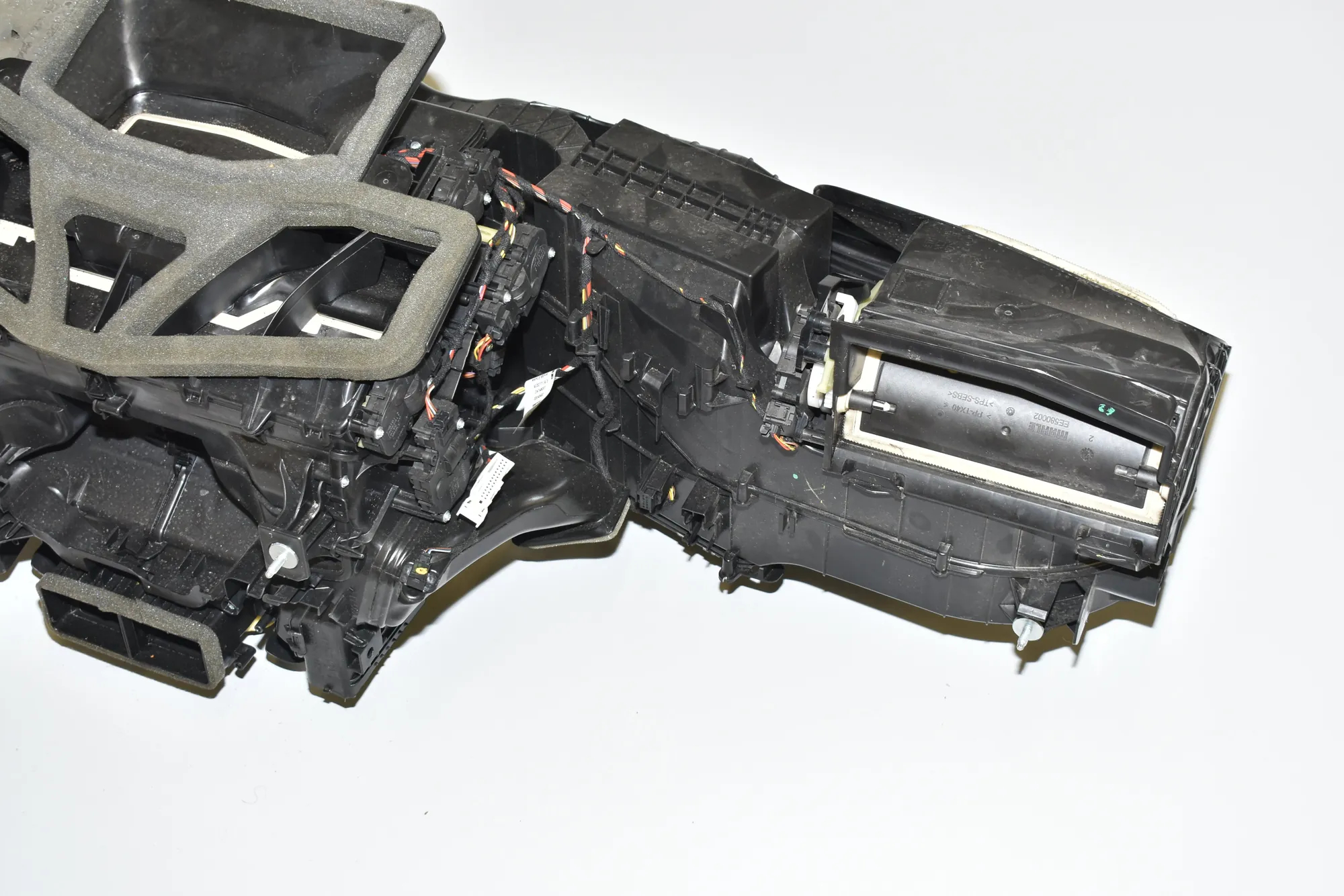 Interior Heater – OEM 7375726 · BMW 5 (G30) BMW 5 (G30) 530 i 2018 – 5