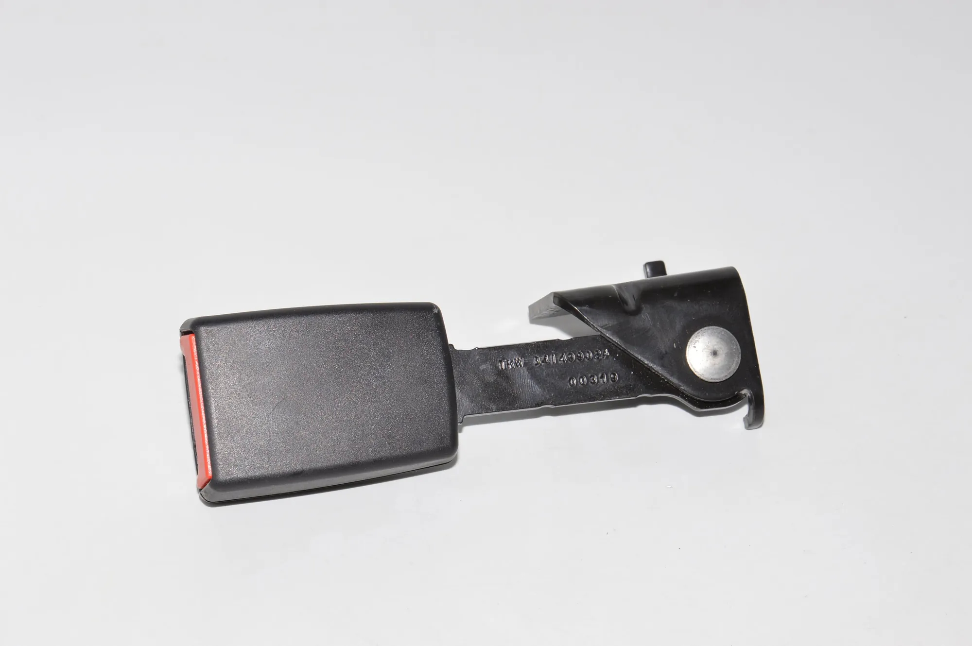 Rear Left Seat Buckle – OEM 7347725 · BMW i3 (I01) Electric 2019 – 2