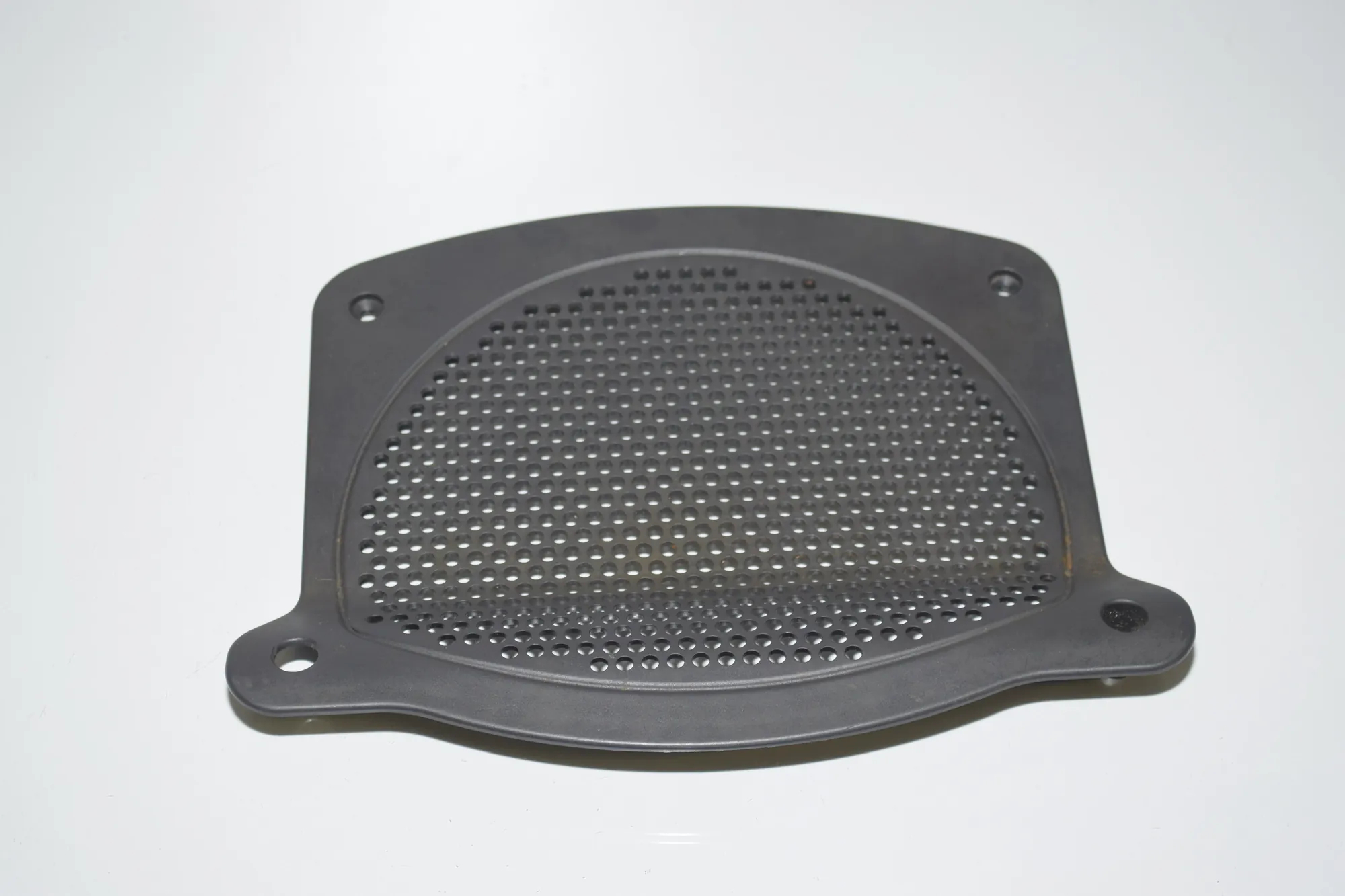 Loudspeaker Cover – OEM 9355524 · BMW 5 (G30) BMW 5 (G30) 530 i 2018