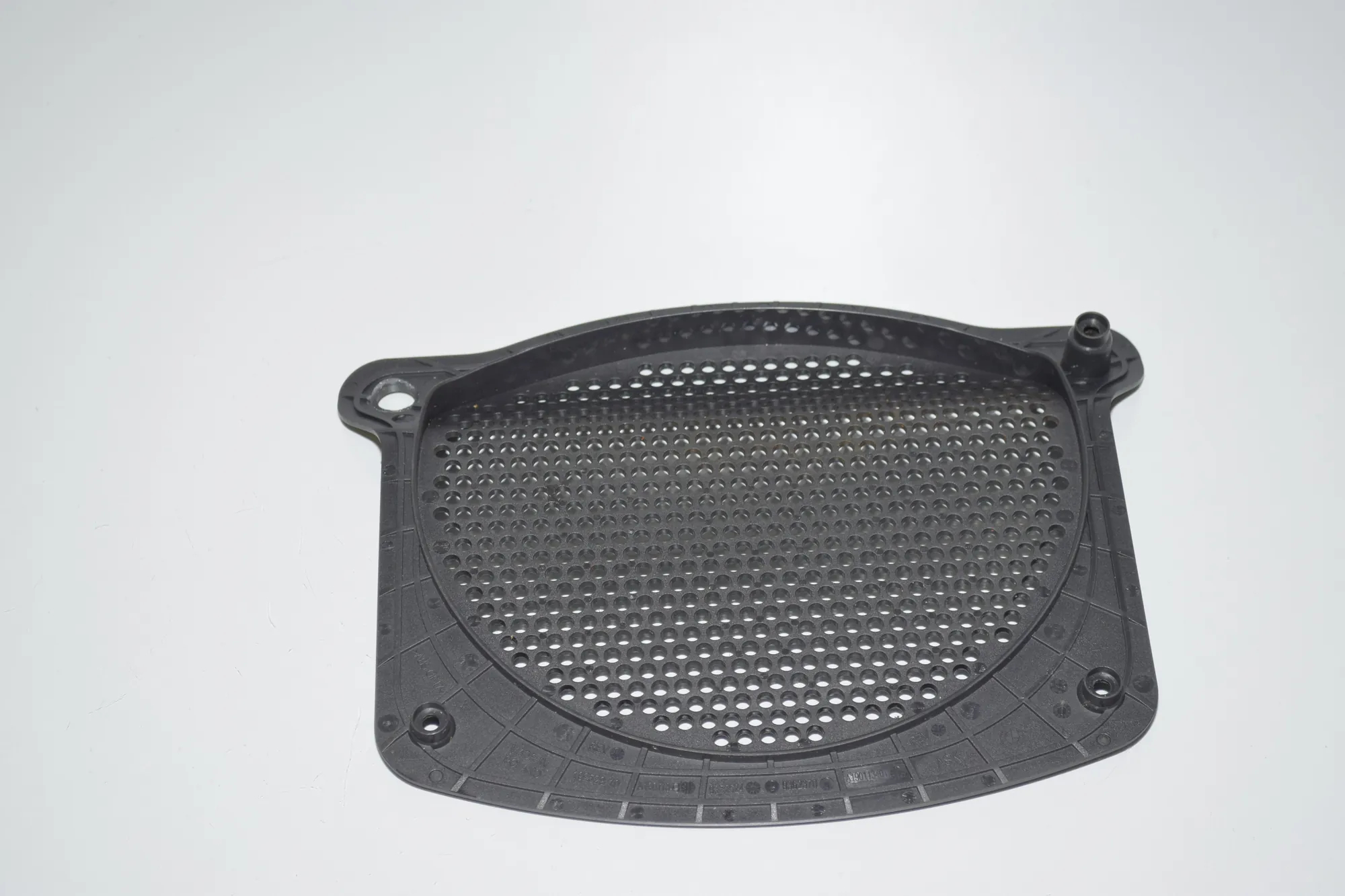 Loudspeaker Cover – OEM 9355524 · BMW 5 (G30) BMW 5 (G30) 530 i 2018 – 3
