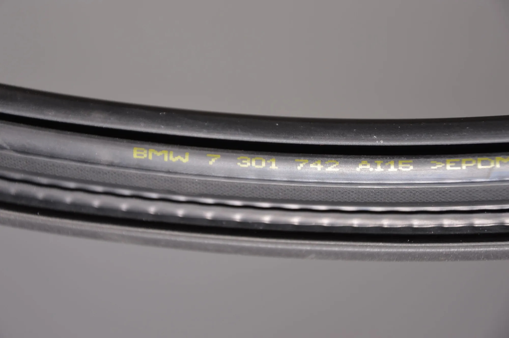 Front Right Door Seal Rubber – OEM 7301742 · BMW i3 (I01) Electric 2019 – 5