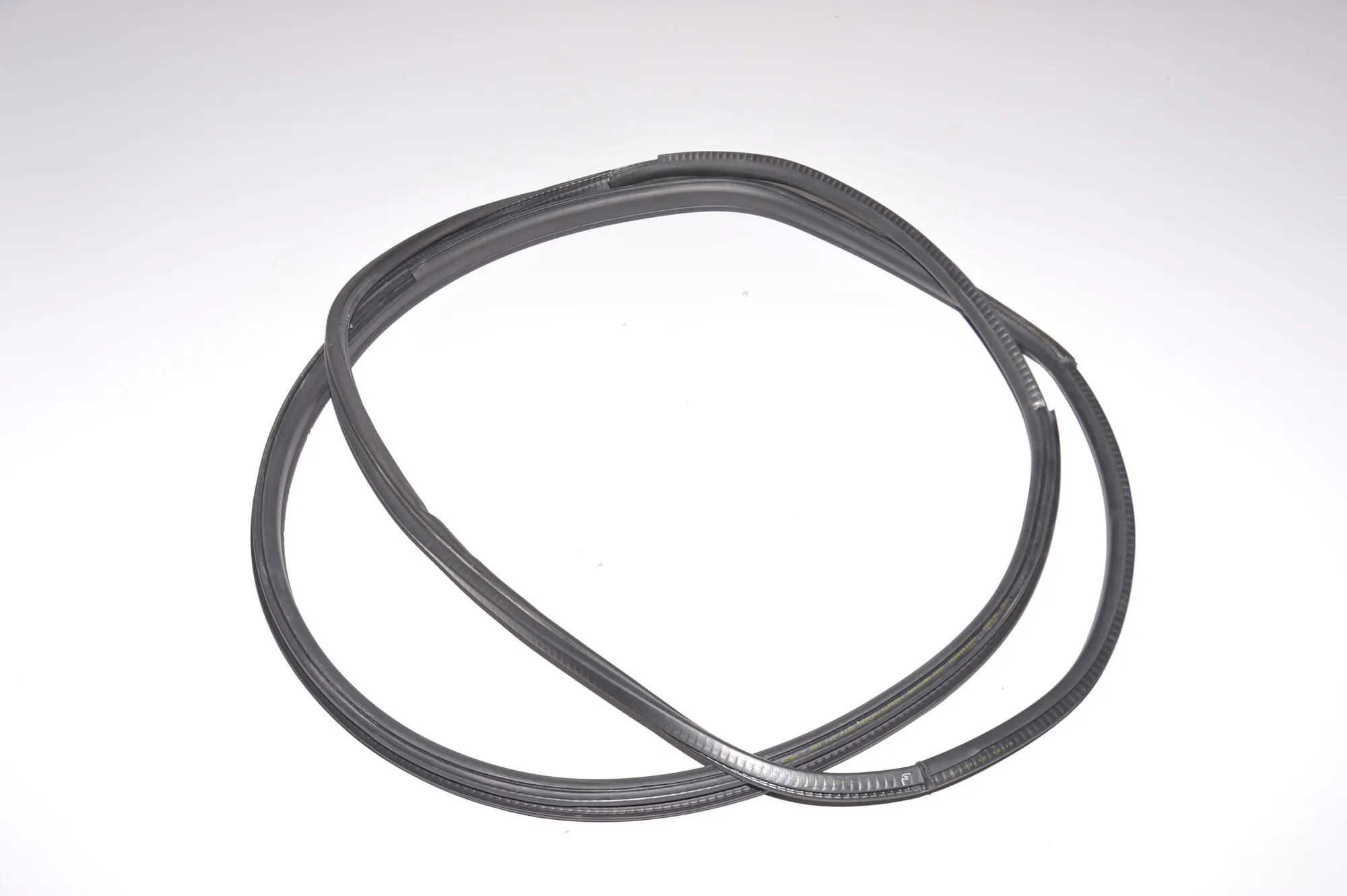 Front Right Door Seal Rubber – OEM 7301742 · BMW i3 (I01) Electric 2019