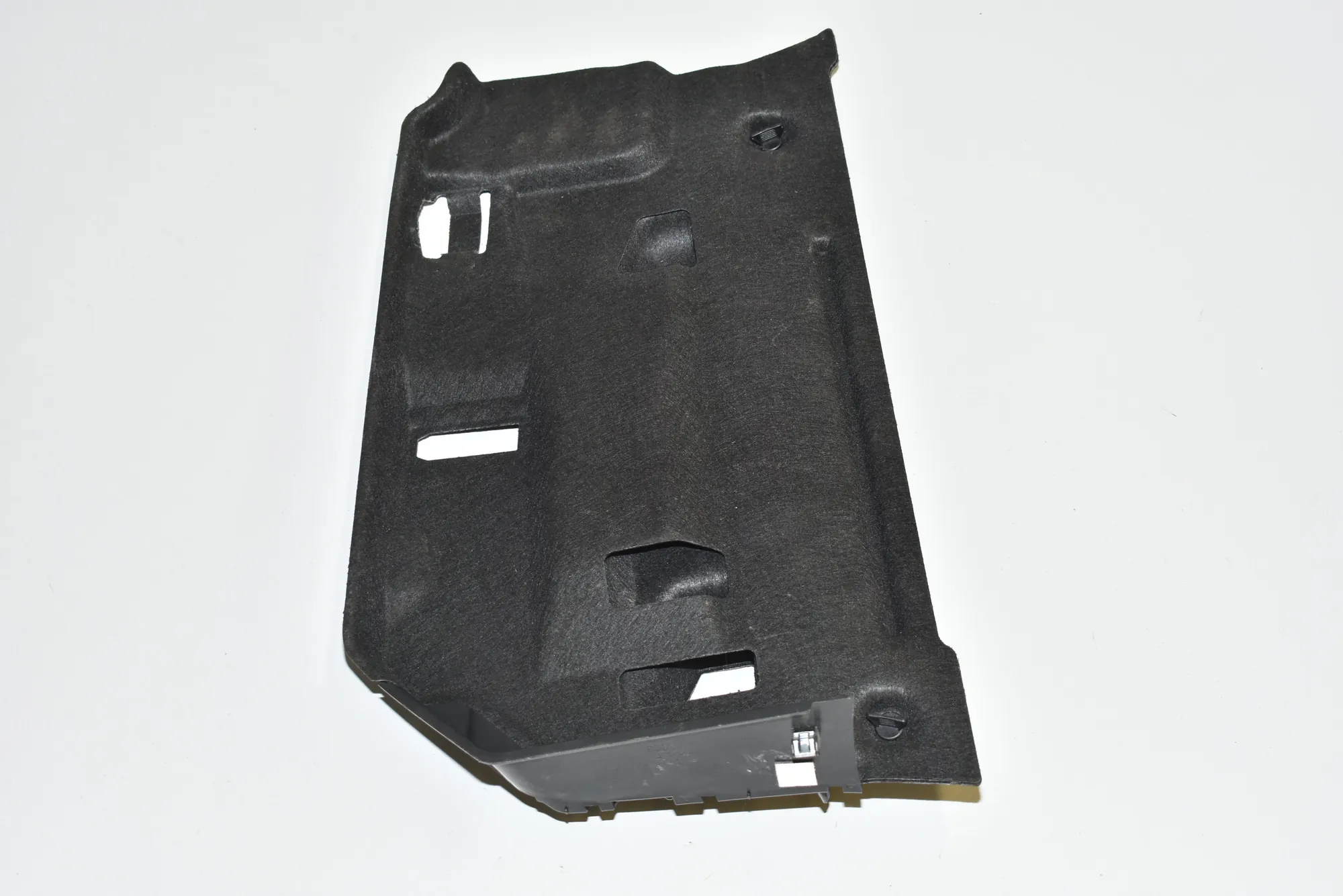 Dashboard Lower Trim – OEM 9362991 · BMW 5 (G30) BMW 5 (G30) 530 e iPerformance xDrive 2017 – 2