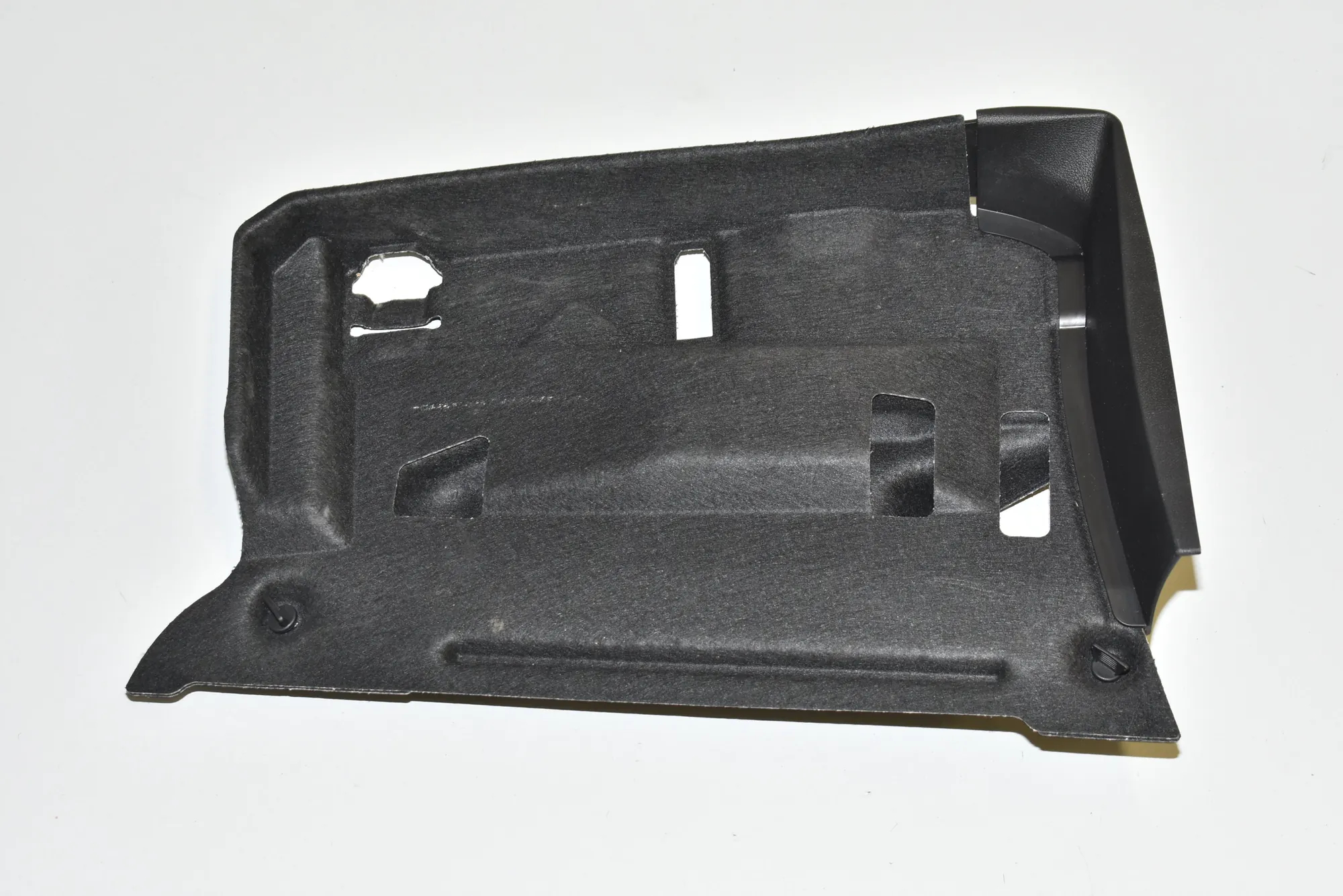 Dashboard Lower Trim – OEM 9362990 · BMW 5 (G30) BMW 5 (G30) 530 e iPerformance xDrive 2017