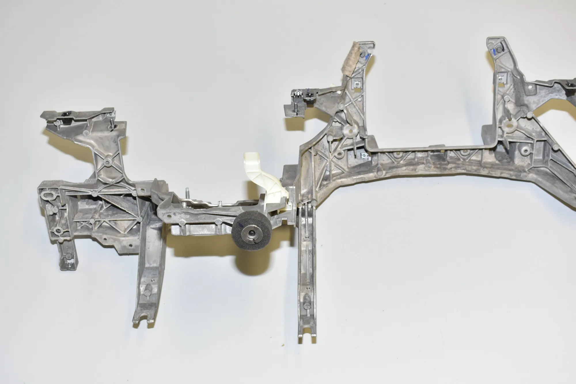 Dashboard Frame – OEM 9297644 · BMW 5 (G30) BMW 5 (G30) 530 e iPerformance xDrive 2017 – 3