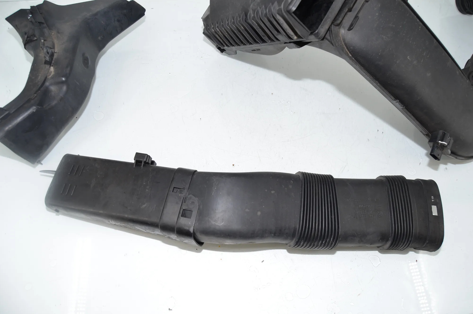 Air Filter Box – OEM 8507565 · BMW 3 Touring (F31) 330 d 2013 – 3