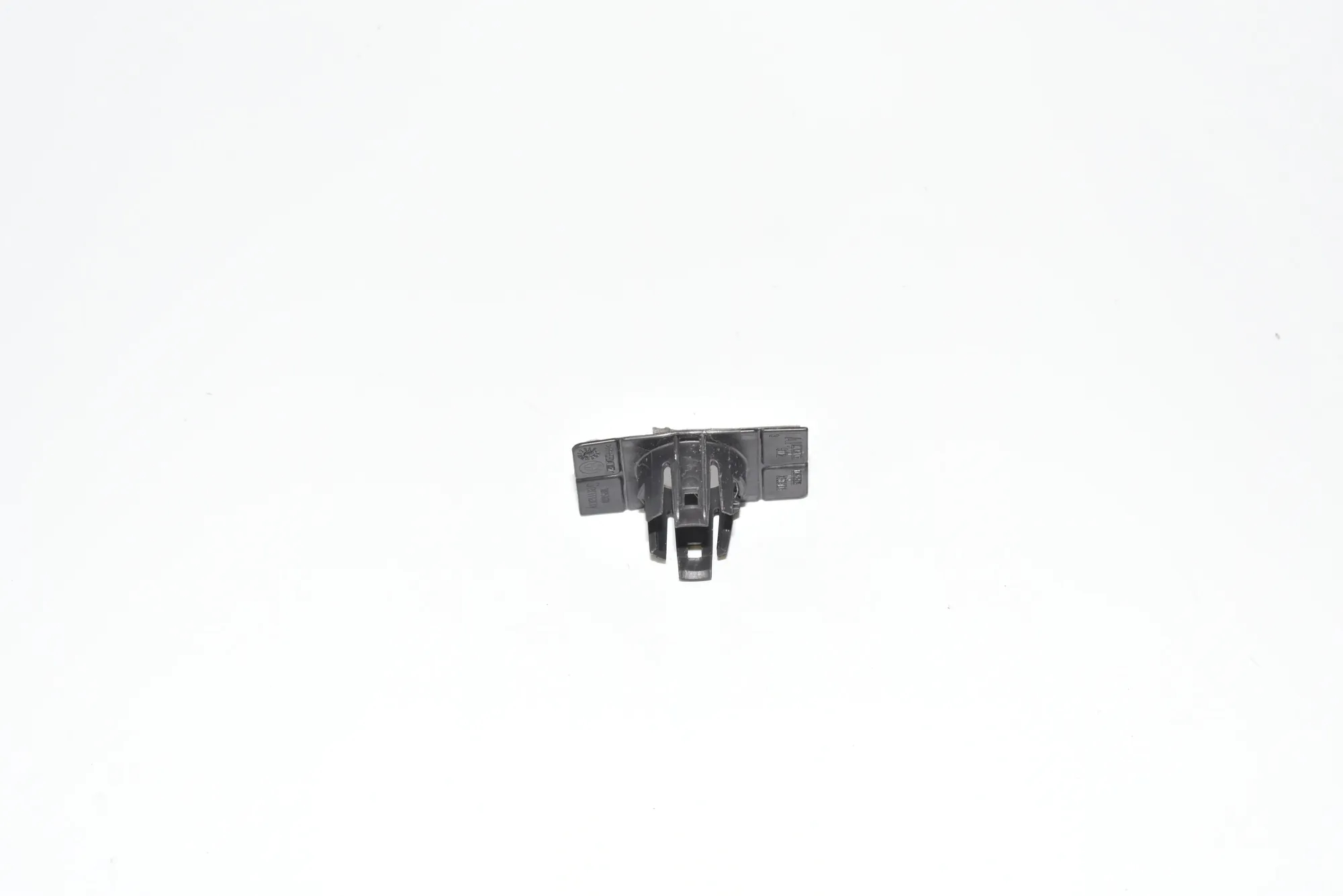 Parking Sensor Holder – OEM 7305104 · BMW i3 (I01) Electric 2019 – 2