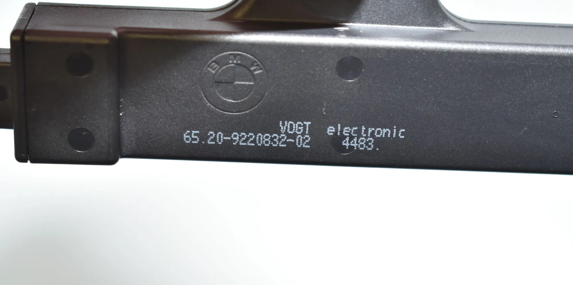 Antenna – OEM 9220832 · BMW i3 (I01) Electric 2019 – 4