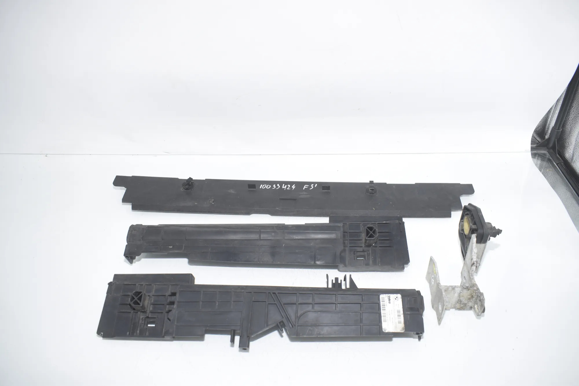 Radiator Holder – OEM 7600541 · BMW 3 Touring (F31) 330 d 2013