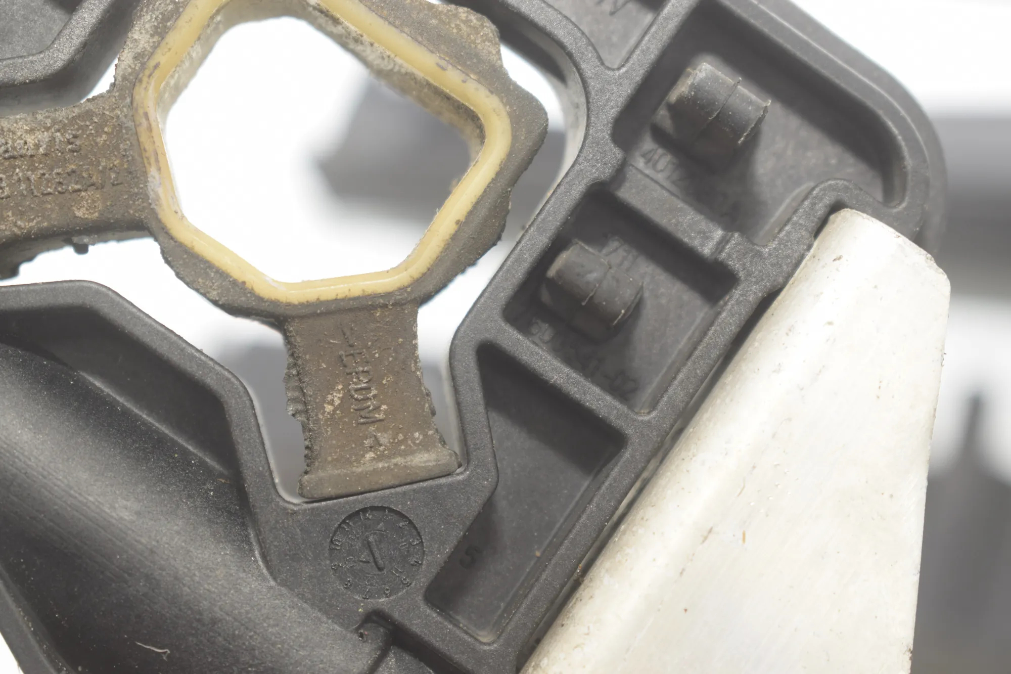 Radiator Holder – OEM 7600541 · BMW 3 Touring (F31) 330 d 2013 – 5