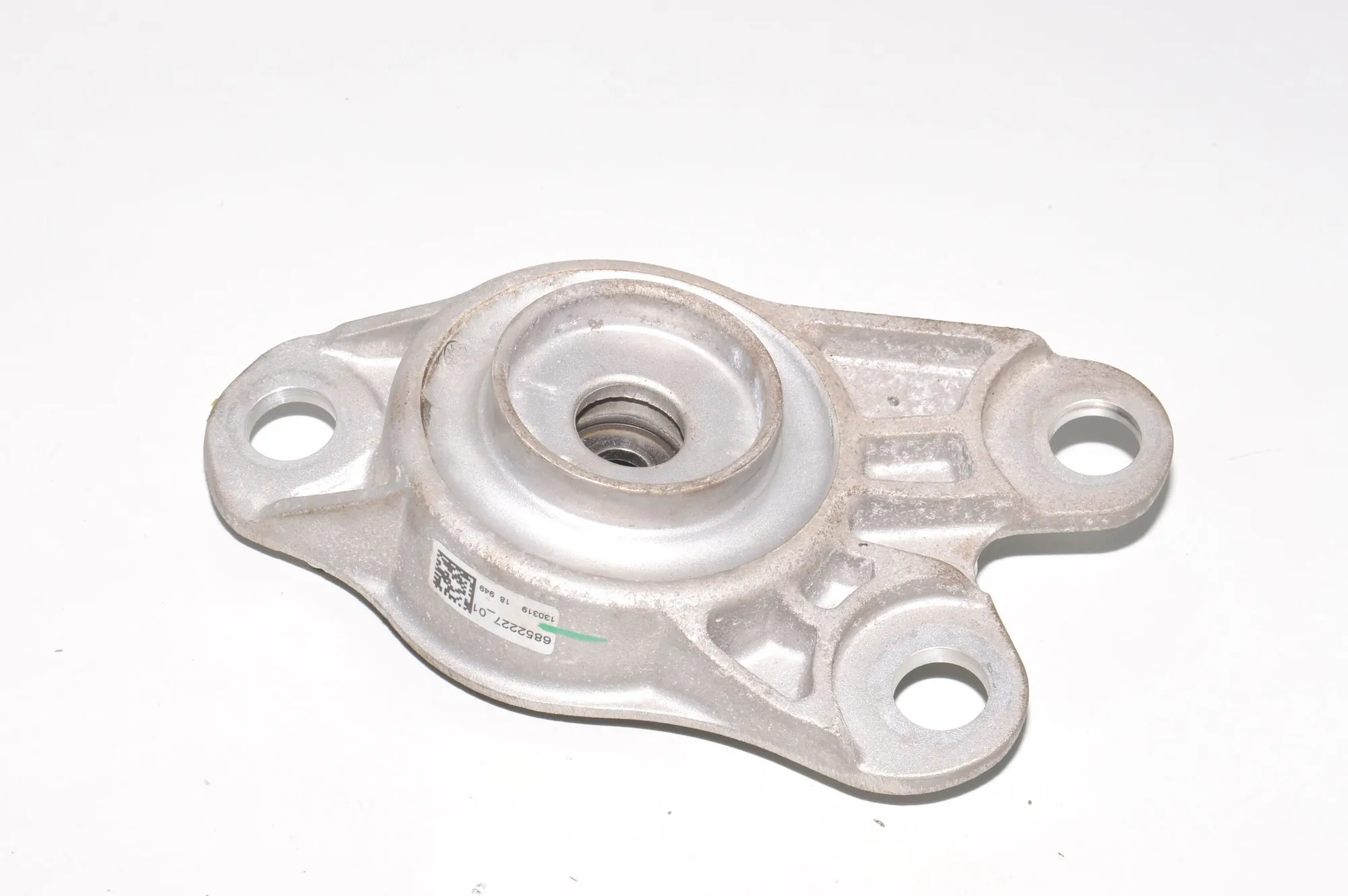 Rear Left Shock Absorber Bracket – OEM 6852227 · BMW i3 (I01) Electric 2019