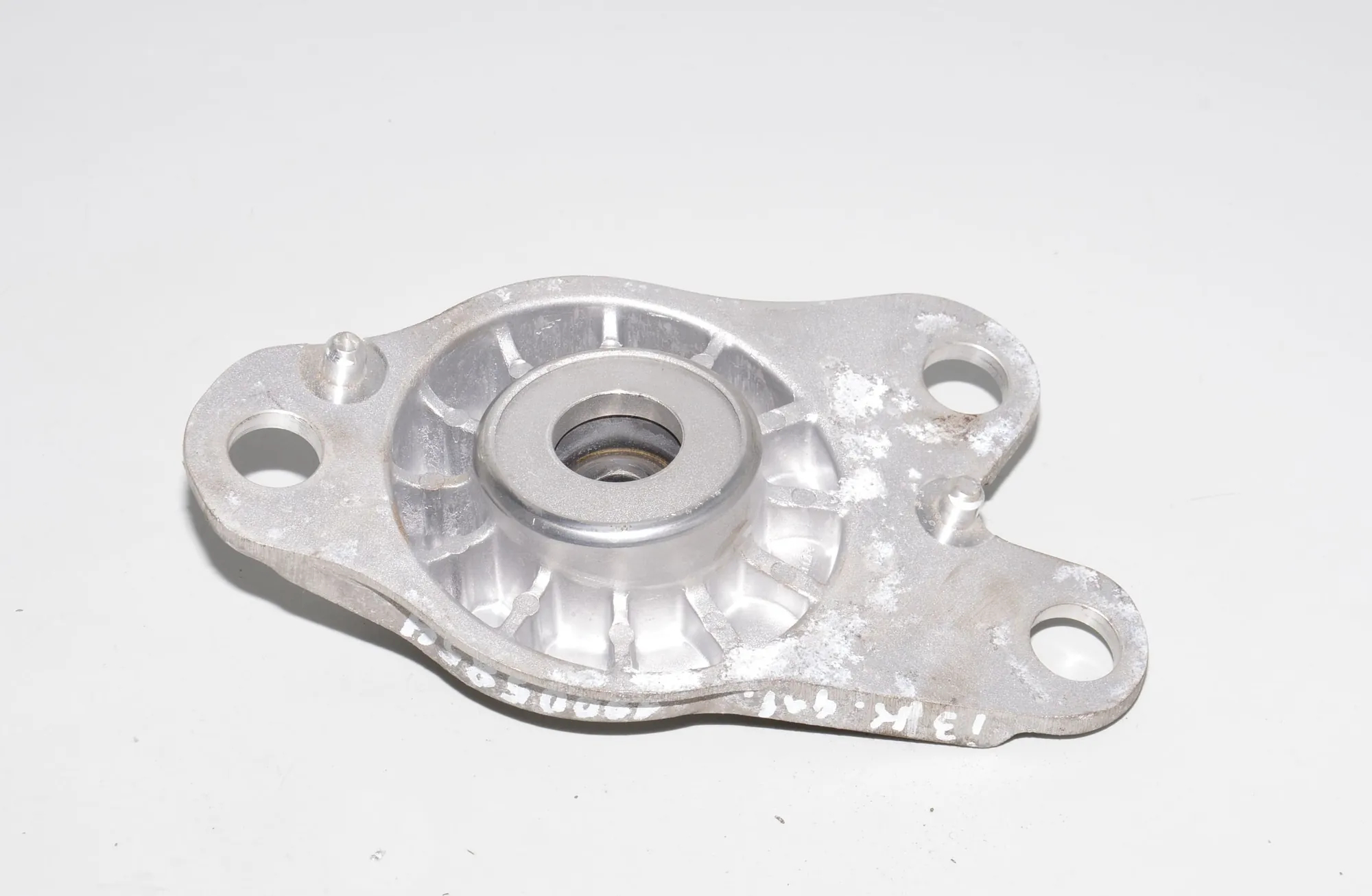 Rear Left Shock Absorber Bracket – OEM 6852227 · BMW i3 (I01) Electric 2019 – 3