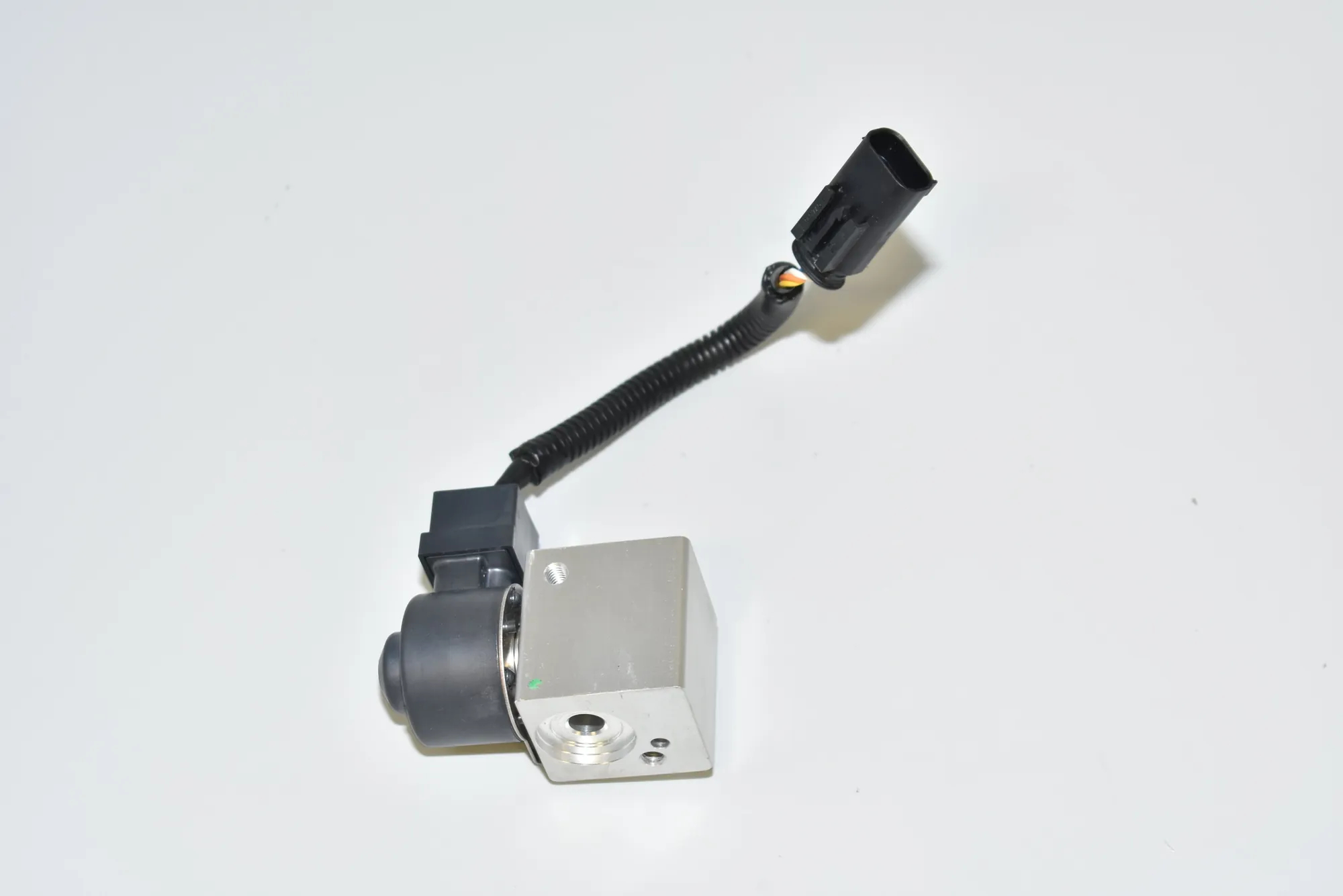 A/C Conditioner Expansion Valve – OEM 9292569 · BMW i3 (I01) Electric 2019 – 2