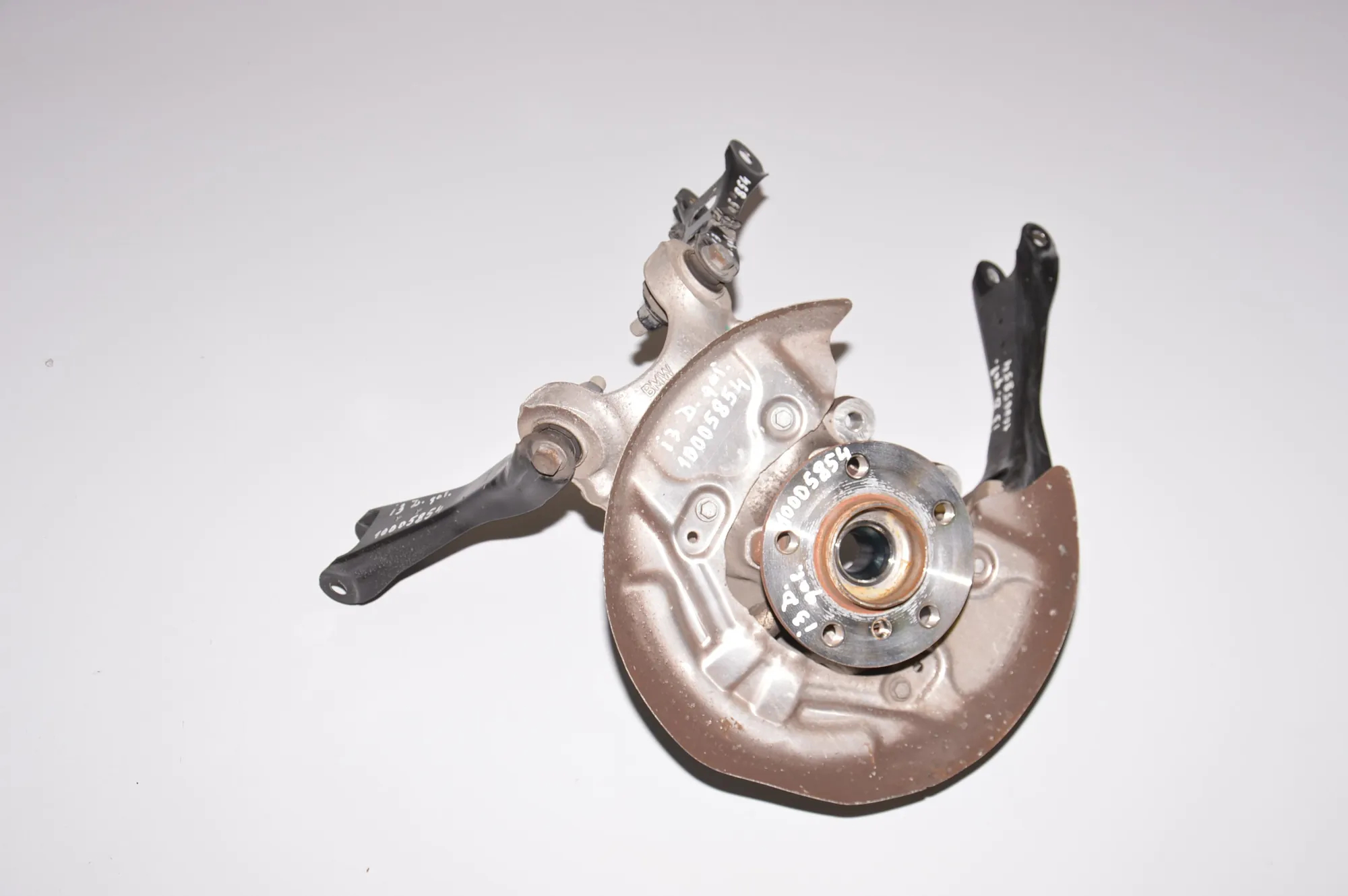 Rear Right Wheel Hub – OEM 6863444 · BMW i3 (I01) Electric 2019 – 2