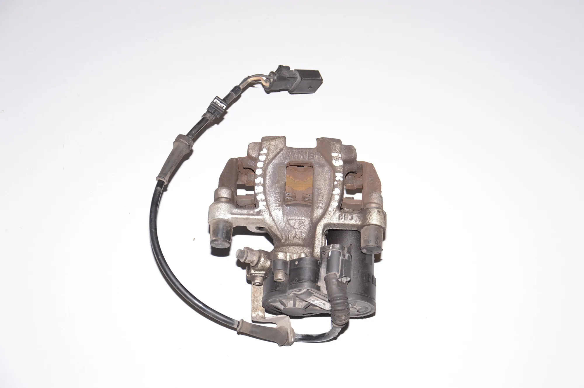 Rear Left Brake Caliper – OEM 6883019 · BMW i3 (I01) Electric 2019 – 4