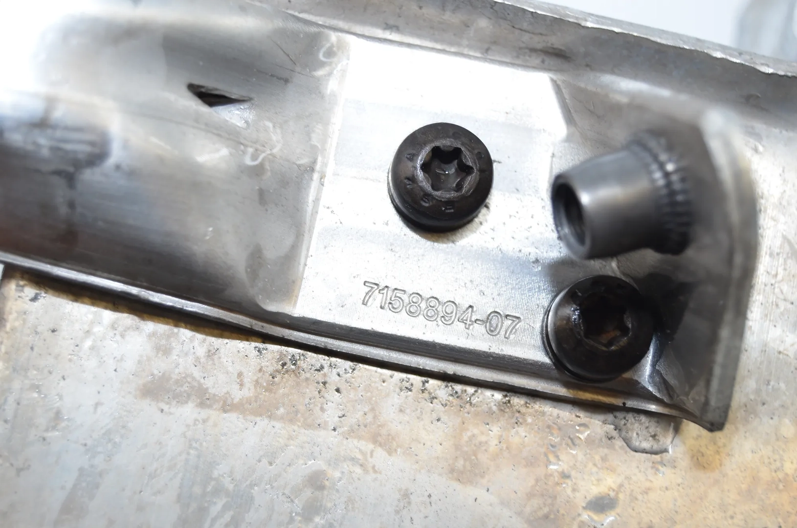 Other Body Parts – OEM 7158894 · BMW 5 (F10) 525 d 2010 – 4