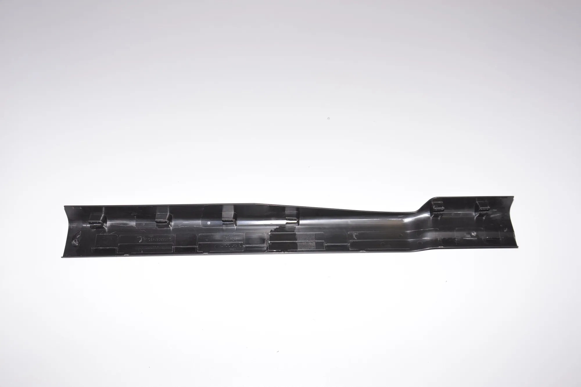 Front Left Interior Step Trim – OEM 7272379 · BMW i3 (I01) Electric 2019 – 6