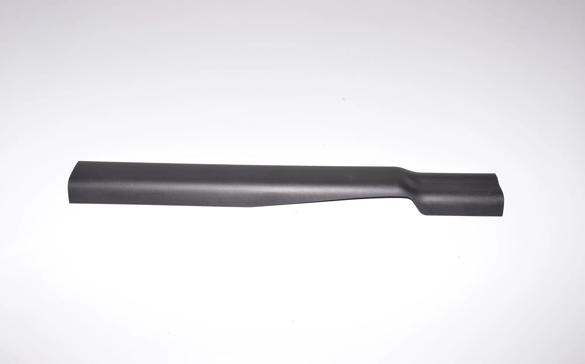 Front Left Interior Step Trim – OEM 7272379 · BMW i3 (I01) Electric 2019 – 4