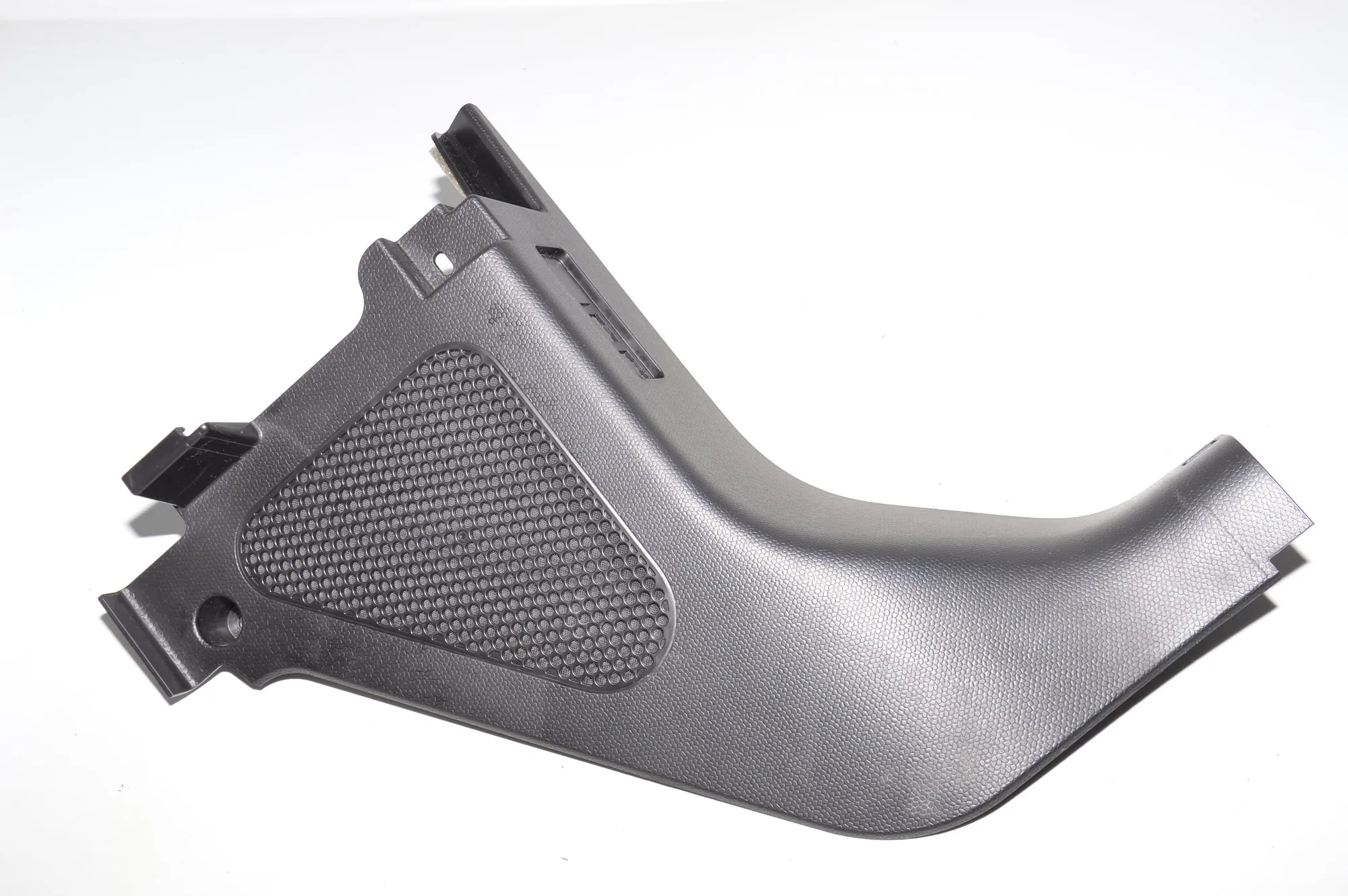 Front Right Interior Step Trim – OEM 7272420 · BMW i3 (I01) Electric 2019